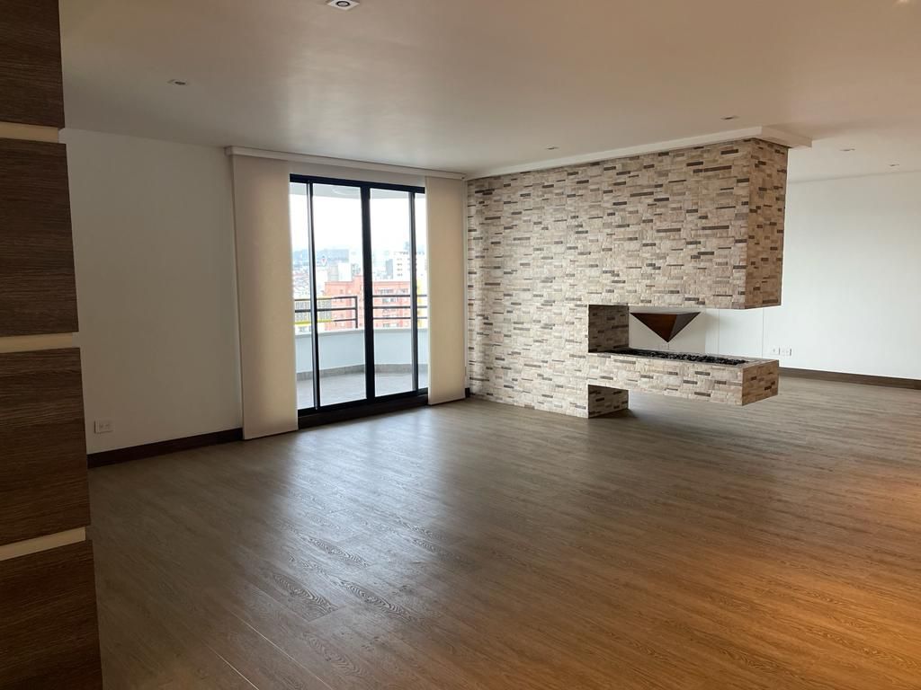 Apartamento en venta en Pinares, Pereira · foto 3 de 15