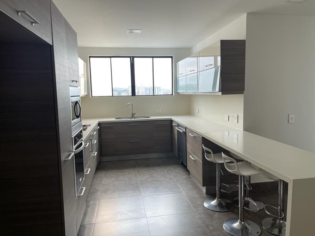Apartamento en venta en Pinares, Pereira · foto 5 de 15