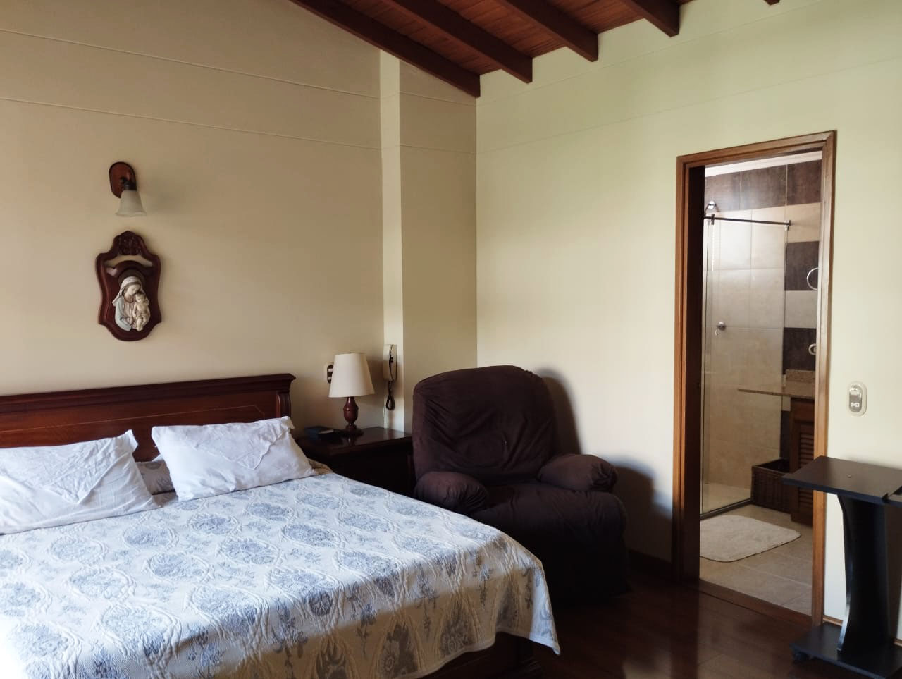 Apartamento de 4 alcobas en arriendo en Las Lomas No.2, Medellín, 254 m² · foto 10 de 16