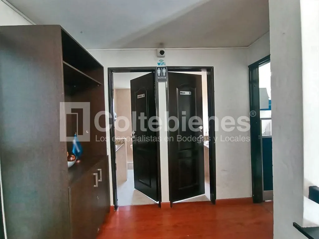 Casa de 7 alcobas en arriendo en El Poblado, Medellín, 420 m² · foto 15 de 21