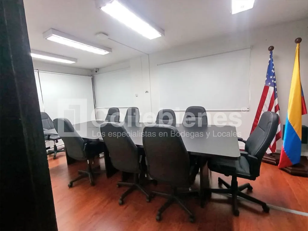 Casa de 7 alcobas en arriendo en El Poblado, Medellín, 420 m² · foto 4 de 21