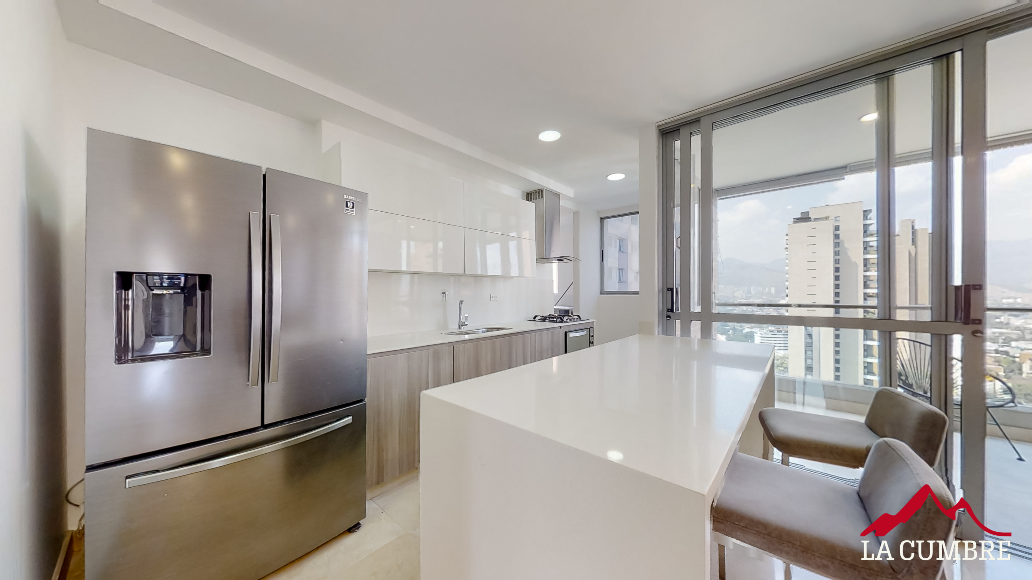 Apartamento en arriendo en Lalinde, Medellín · foto 5 de 16
