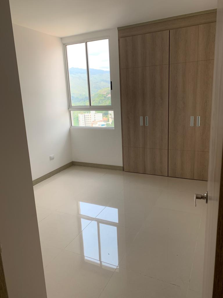 Apartamento de 4 alcobas en venta en Santa Teresita, Cali, 147 m² · foto 13 de 22