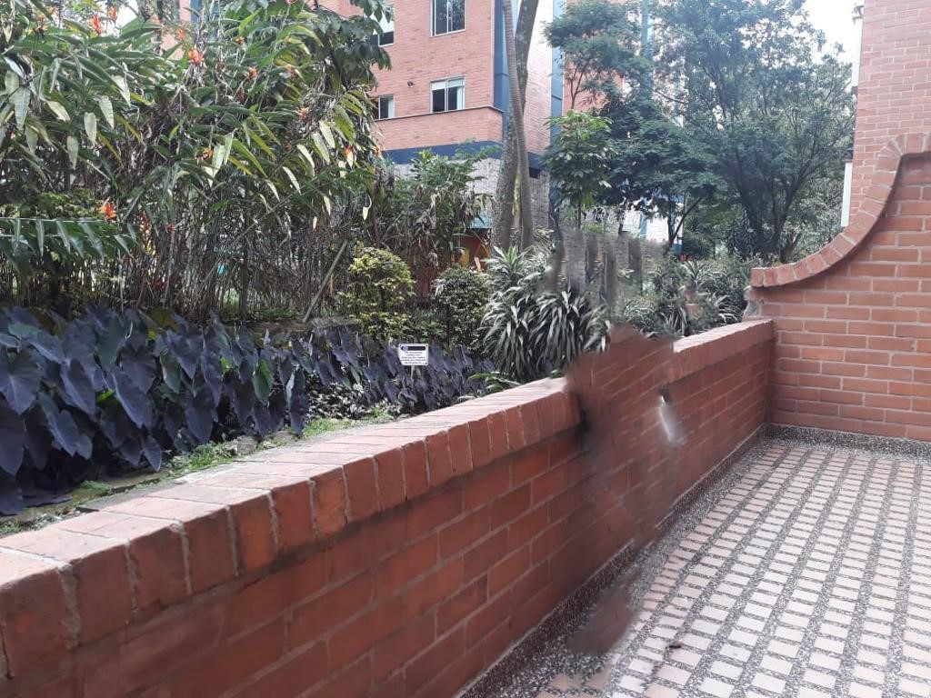 Apartamento en venta en Loma Benedictinos, Medellín · foto 23 de 24