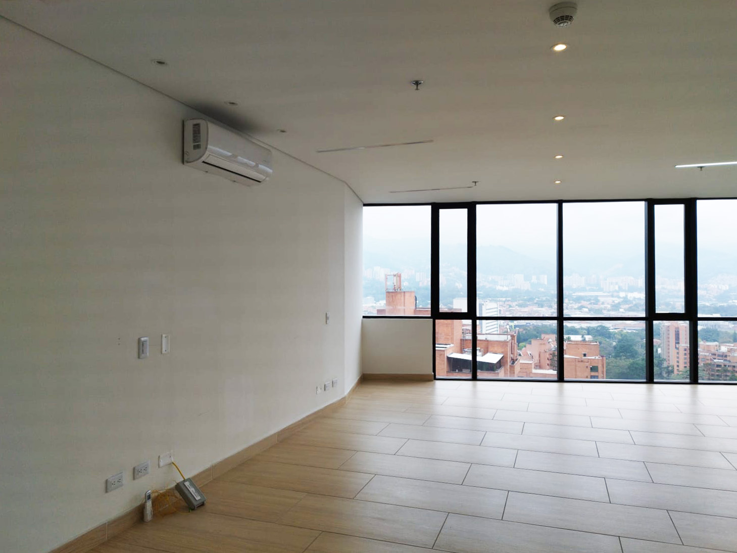 Oficina en venta en Patio Bonito, Medellín, 62 m² · foto 2 de 10