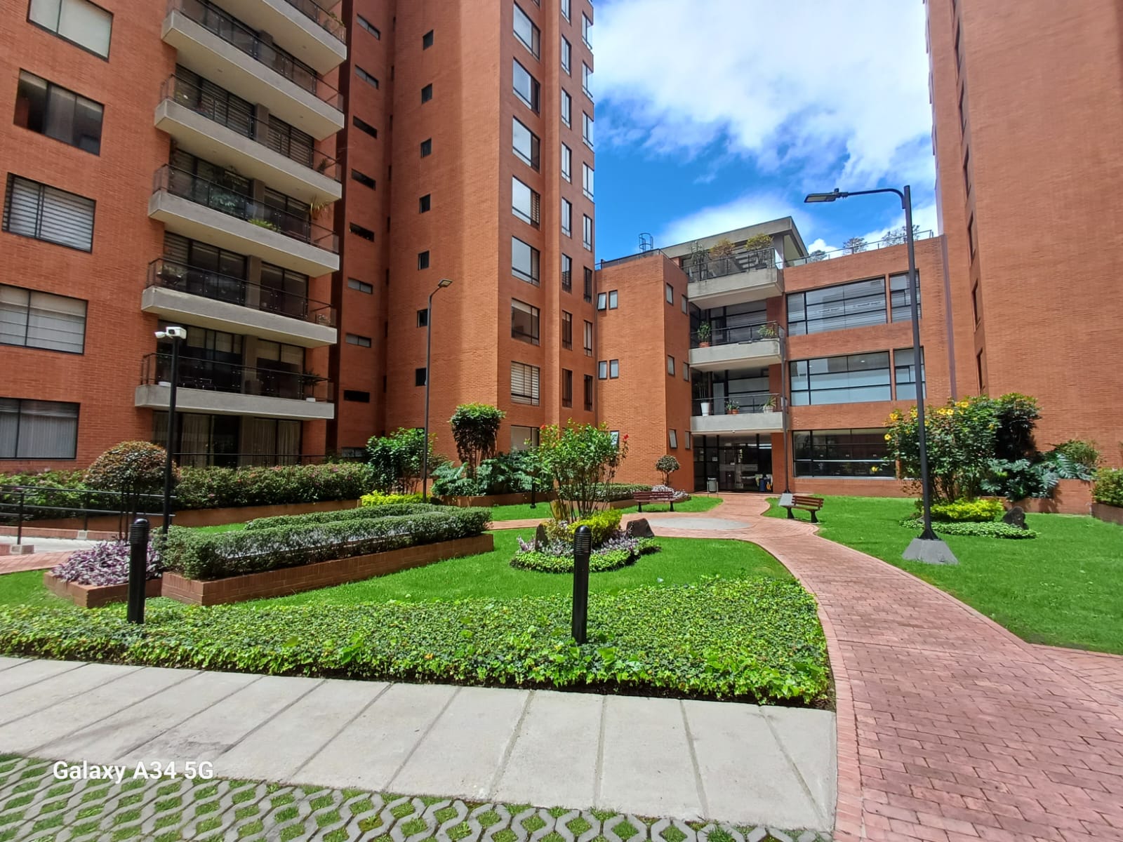 Apartamento de 3 alcobas en arriendo en Colina Campestre, Bogotá, 96 m² · foto 2 de 24