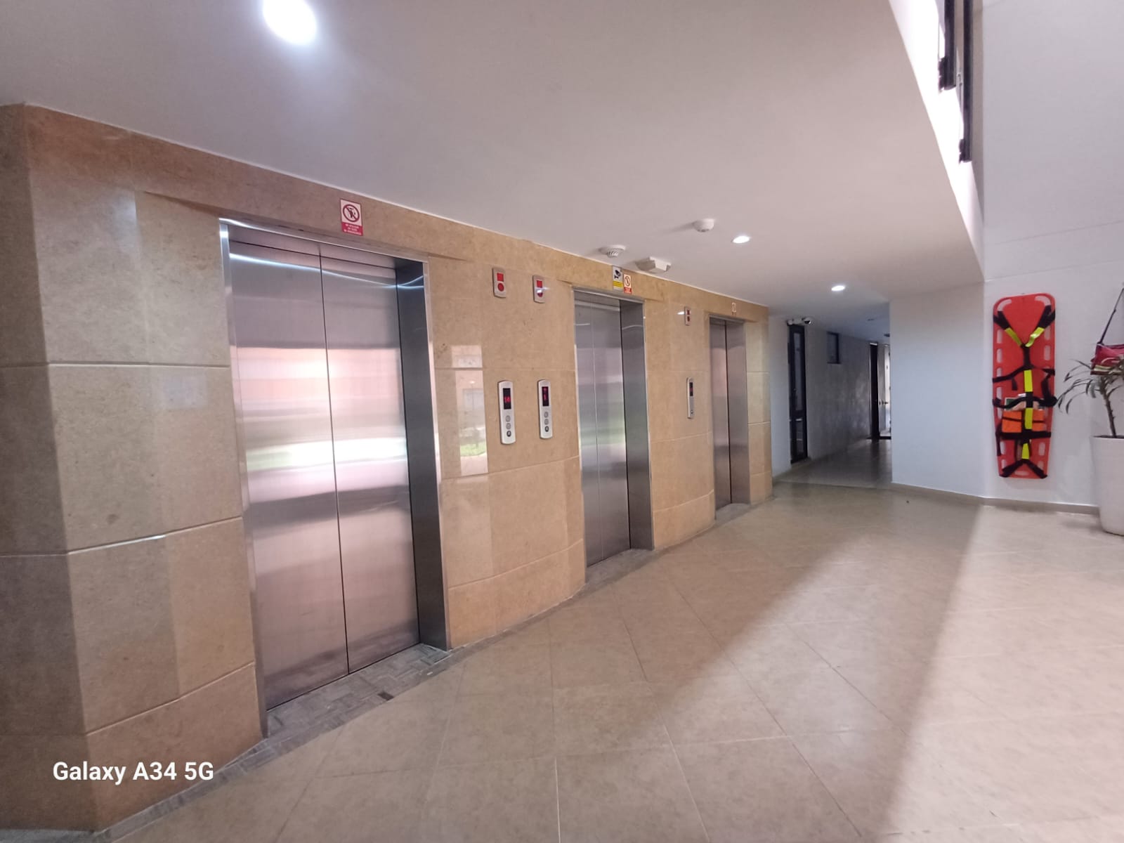 Apartamento de 3 alcobas en arriendo en Colina Campestre, Bogotá, 96 m² · foto 3 de 24