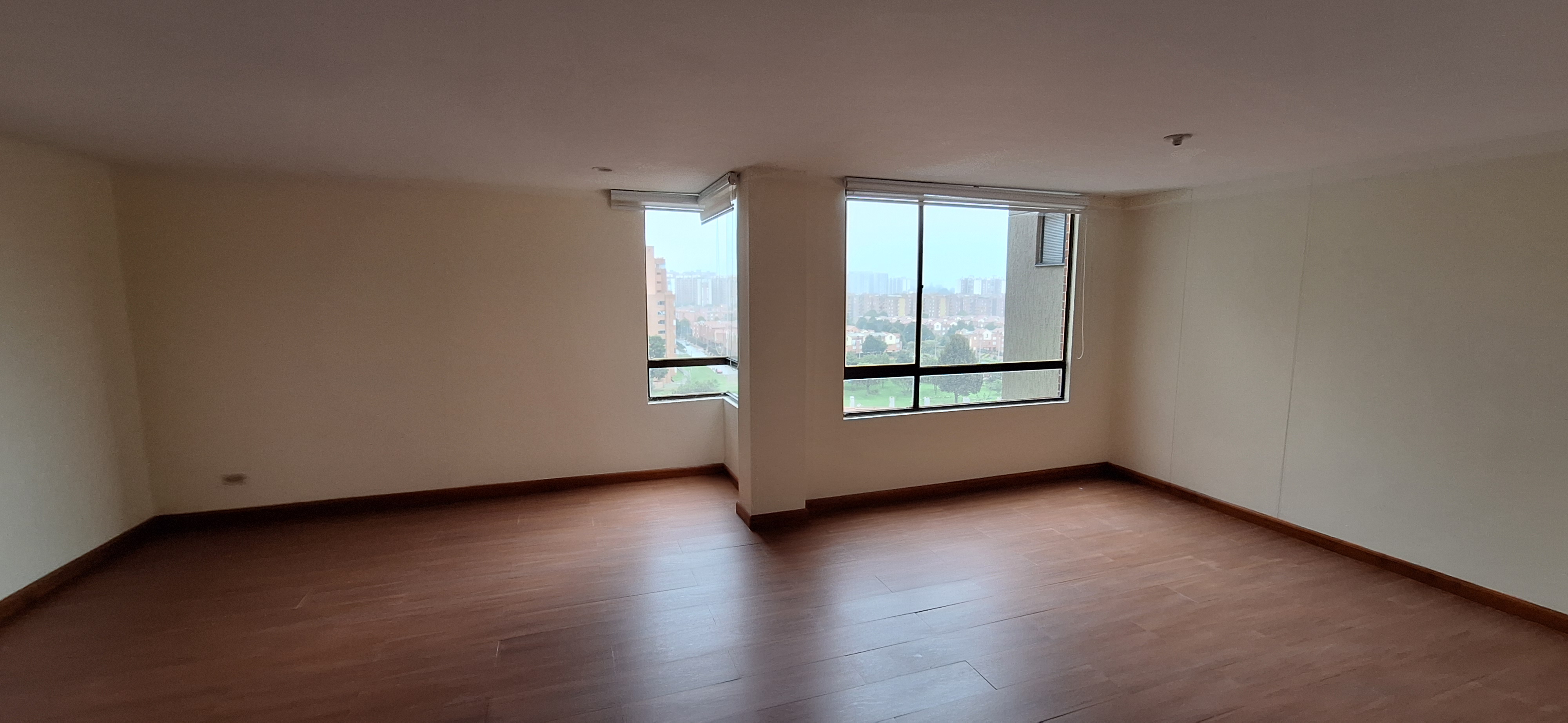 Apartamento en arriendo en Colina Campestre, Bogotá en Centro Comercial Parque La Colina