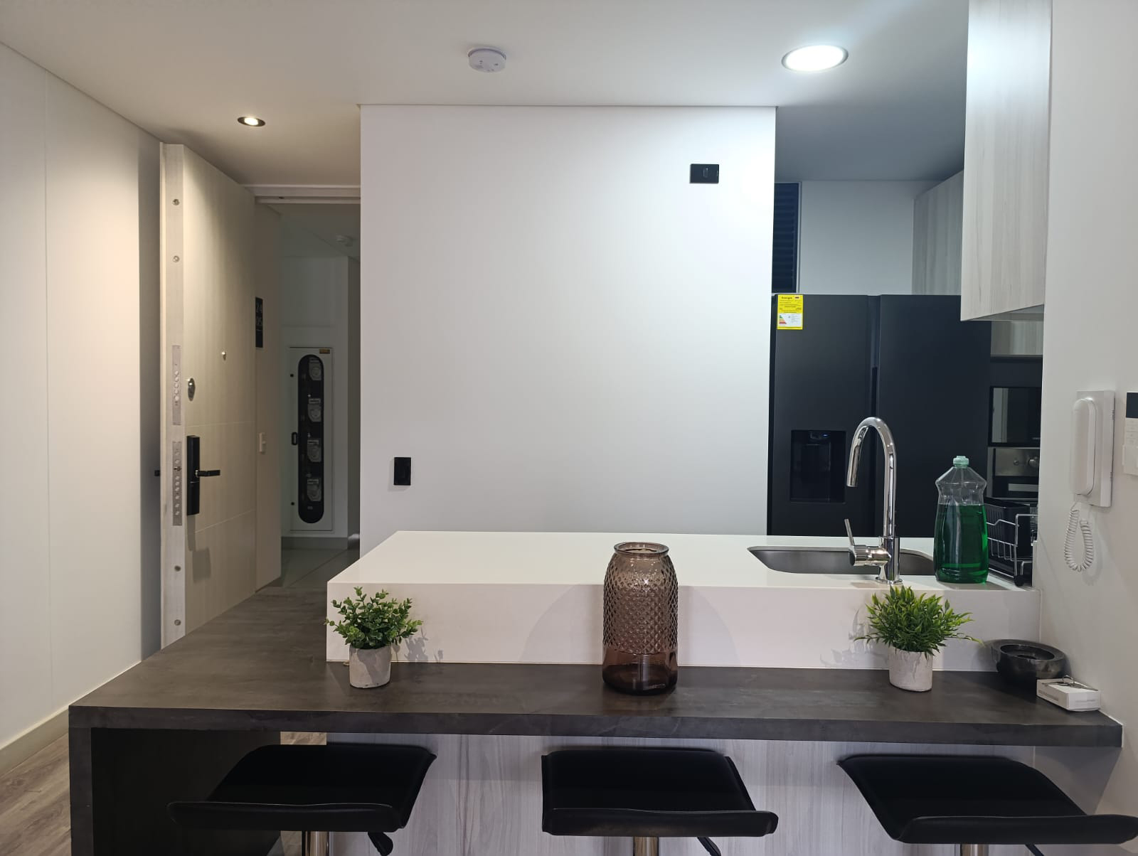 Apartamento de 1 alcoba en arriendo en Loma De Los Gonzalez, Medellín, 64 m² · foto 6 de 18