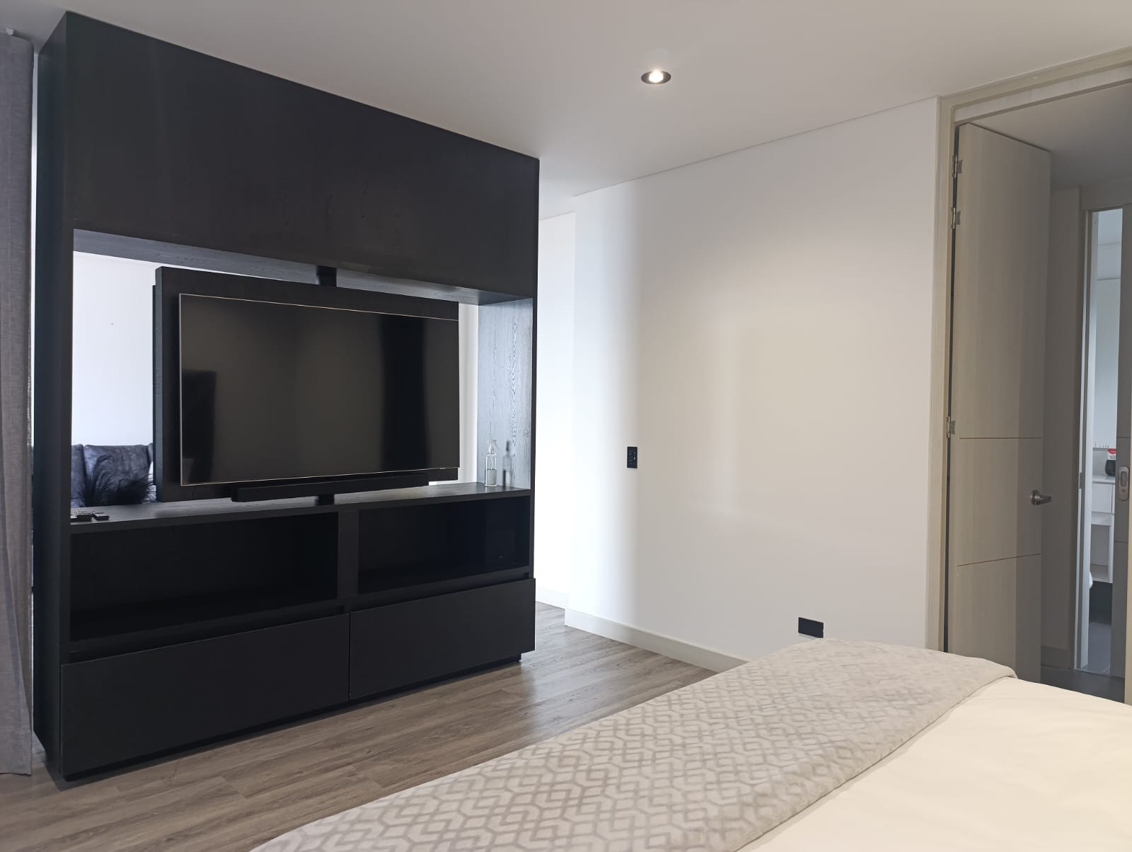 Apartamento de 1 alcoba en arriendo en Loma De Los Gonzalez, Medellín, 64 m² · foto 8 de 18