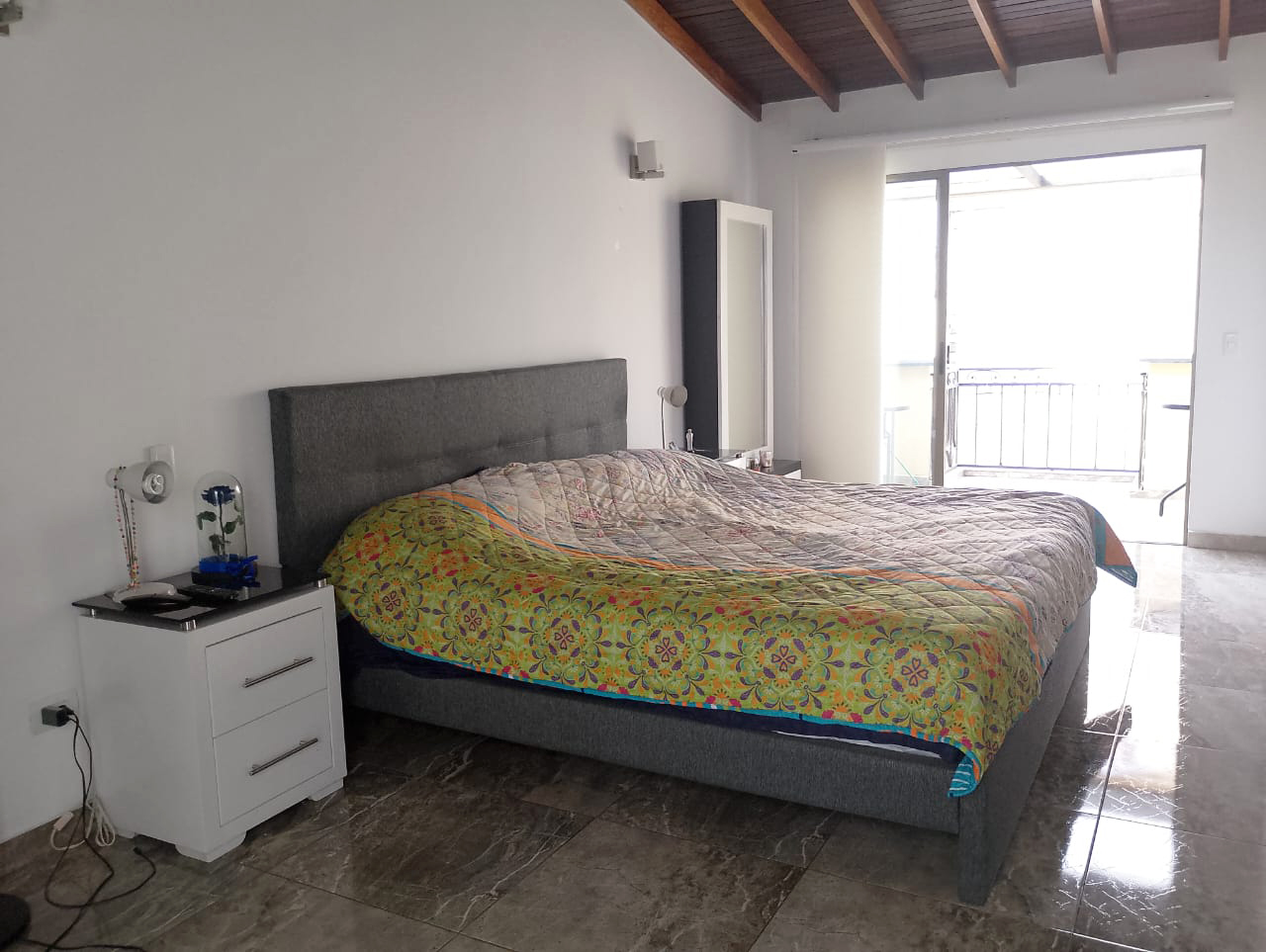 Casa de 4 alcobas en venta en Los Alcazares, Sabaneta, 210 m² · foto 10 de 20
