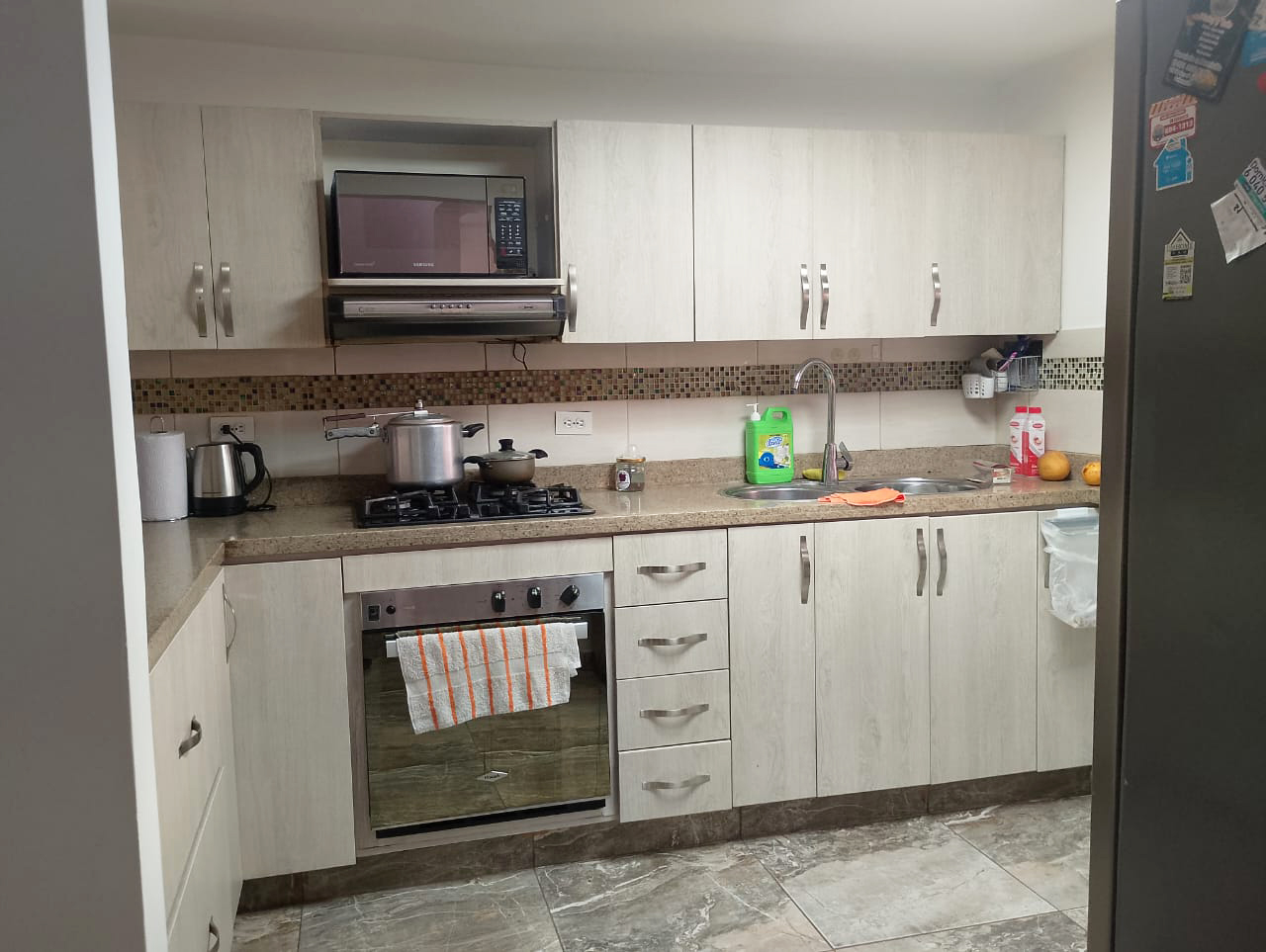 Casa de 4 alcobas en venta en Los Alcazares, Sabaneta, 210 m² · foto 3 de 20