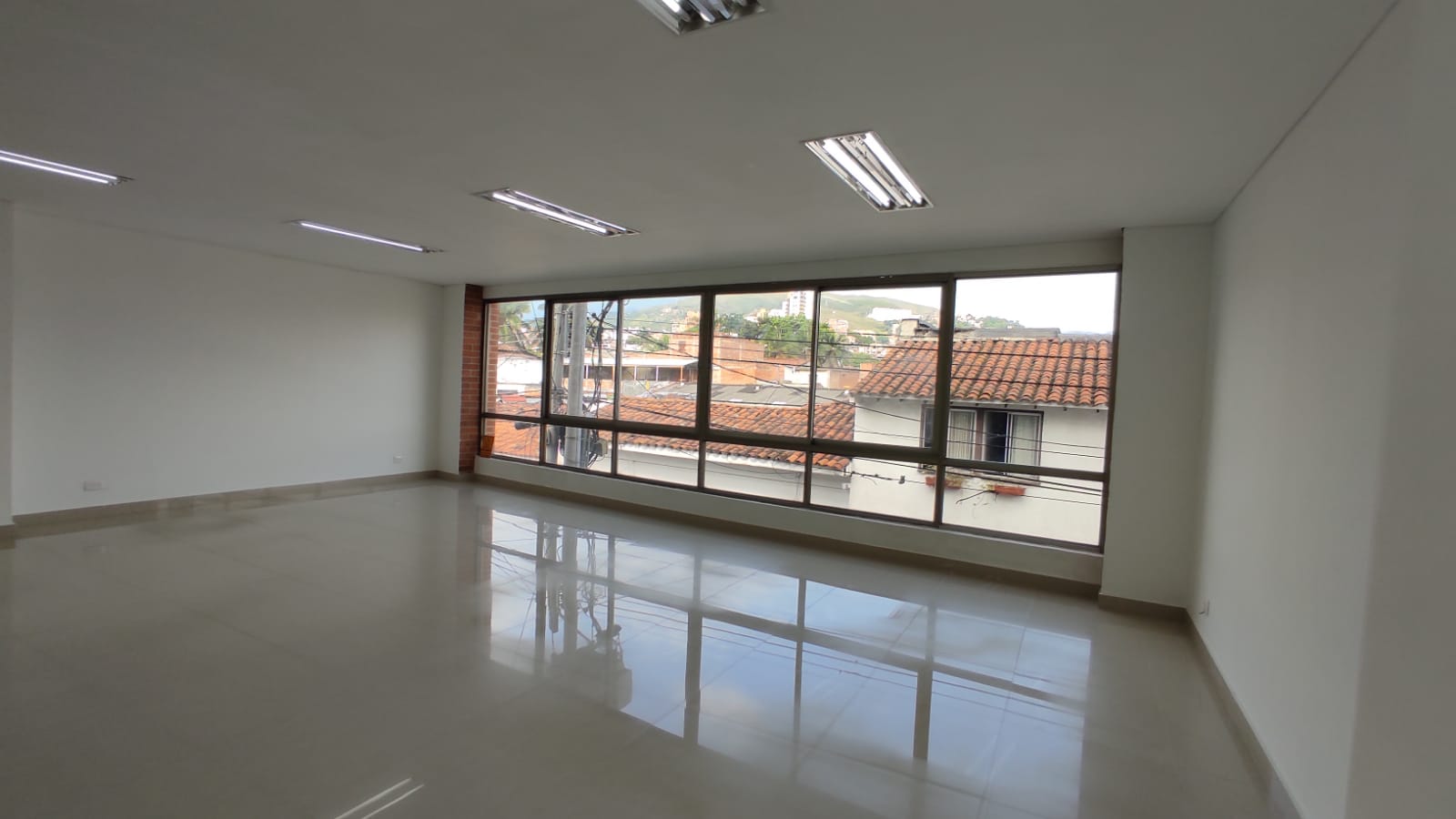 Edificio en arriendo en Los Libertadores, Cali, 1484 m² · foto 11 de 24