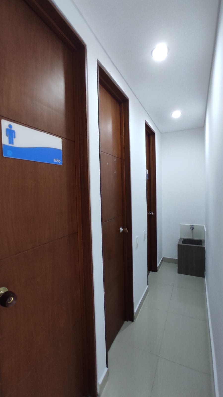 Edificio en arriendo en Los Libertadores, Cali, 1484 m² · foto 13 de 24