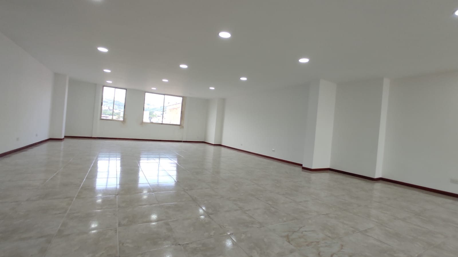 Edificio en arriendo en Los Libertadores, Cali, 1484 m² · foto 17 de 24