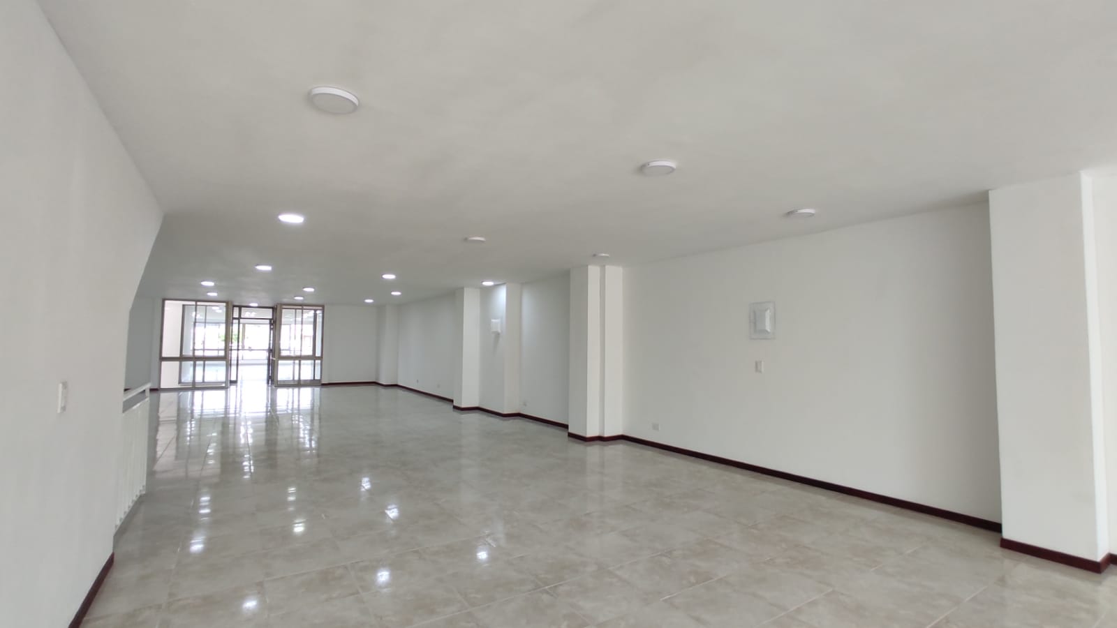 Edificio en arriendo en Los Libertadores, Cali, 1484 m² · foto 21 de 24