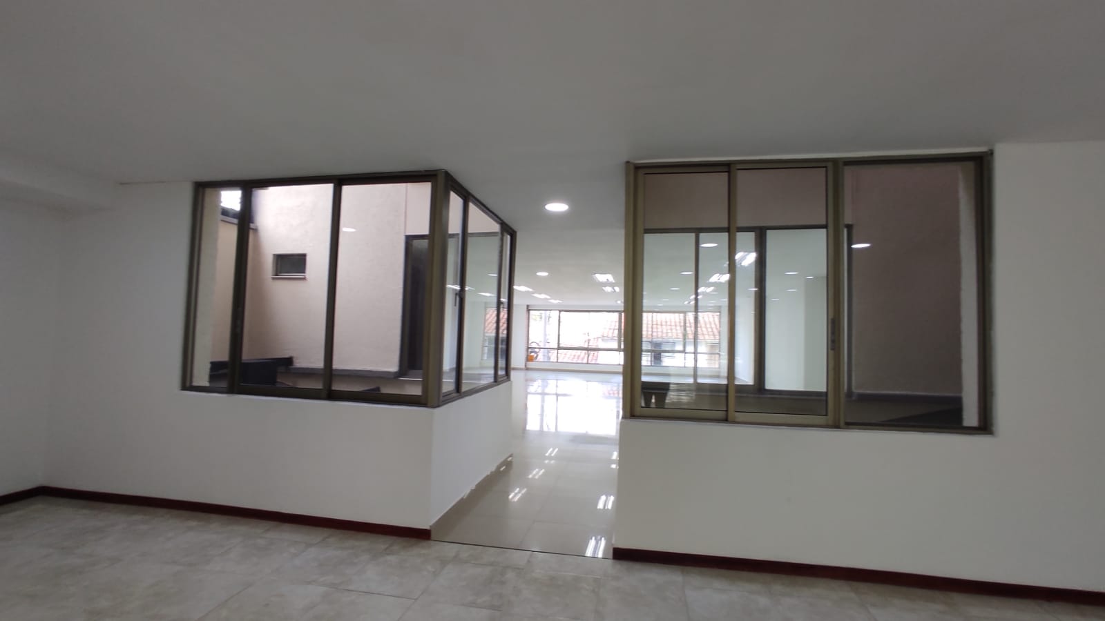 Edificio en arriendo en Los Libertadores, Cali, 1484 m² · foto 22 de 24