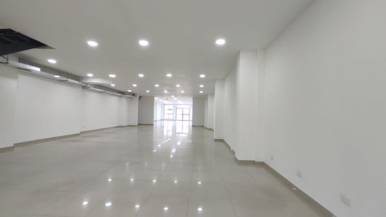 Edificio en arriendo en Los Libertadores, Cali, 1484 m² · foto 4 de 24