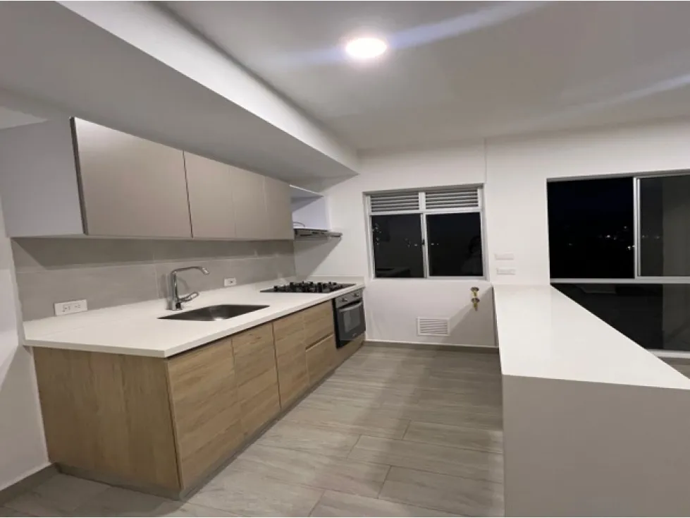 Apartamento de 3 alcobas en venta en Niquia, Bello, 73 m² · foto 2 de 16