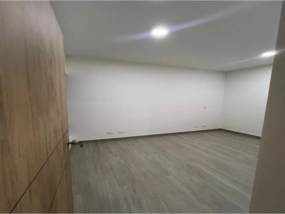 Apartamento de 3 alcobas en venta en Niquia, Bello, 73 m² · foto 8 de 16