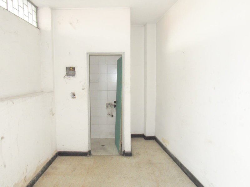Local en arriendo en La Concordia, Bucaramanga, 10 m² · foto 2 de 3