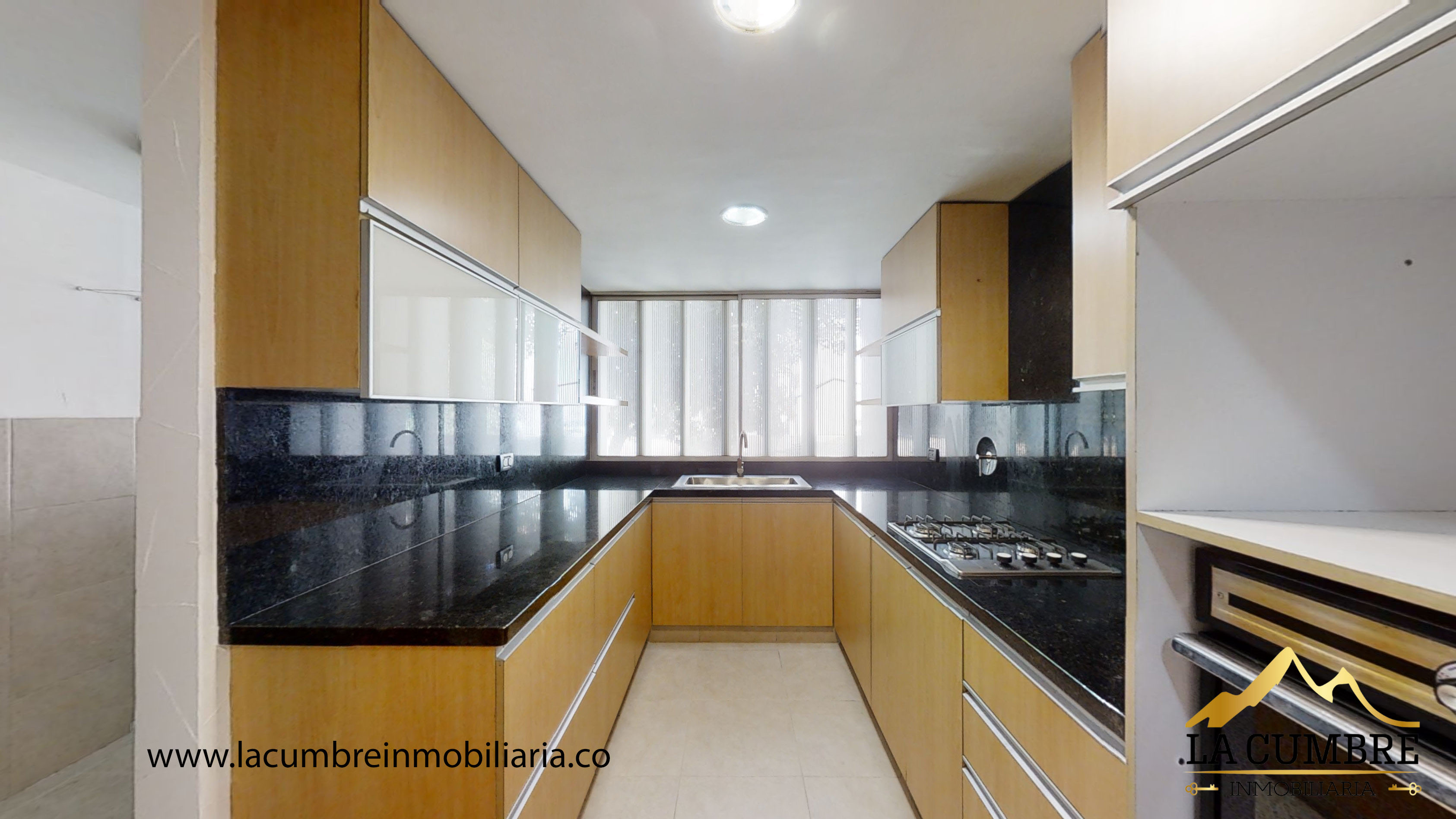 Apartamento en arriendo en El Poblado, Medellín · foto 2 de 10