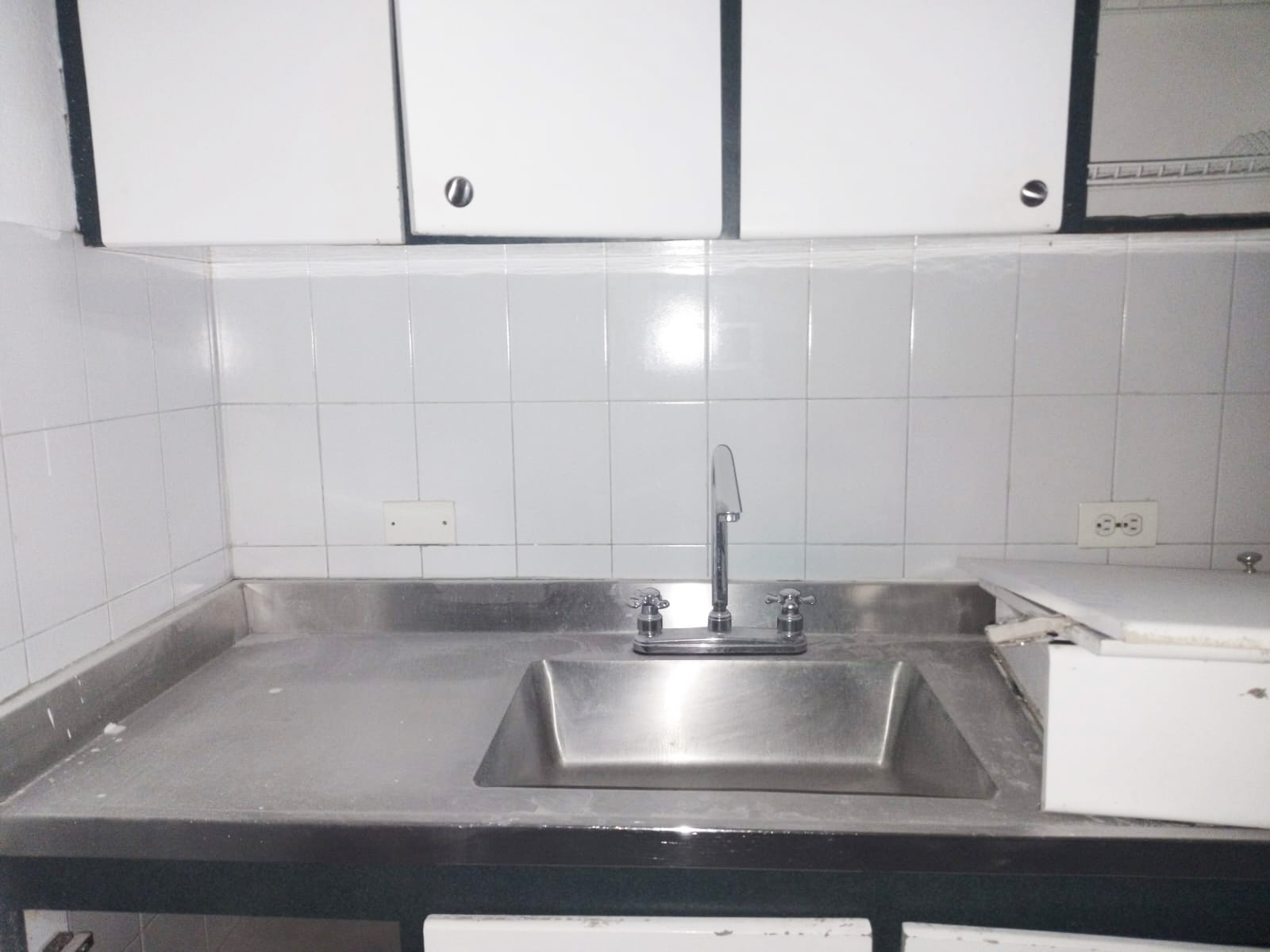Bodega en arriendo en Cristo Rey, Medellín, 750 m² · foto 4 de 11