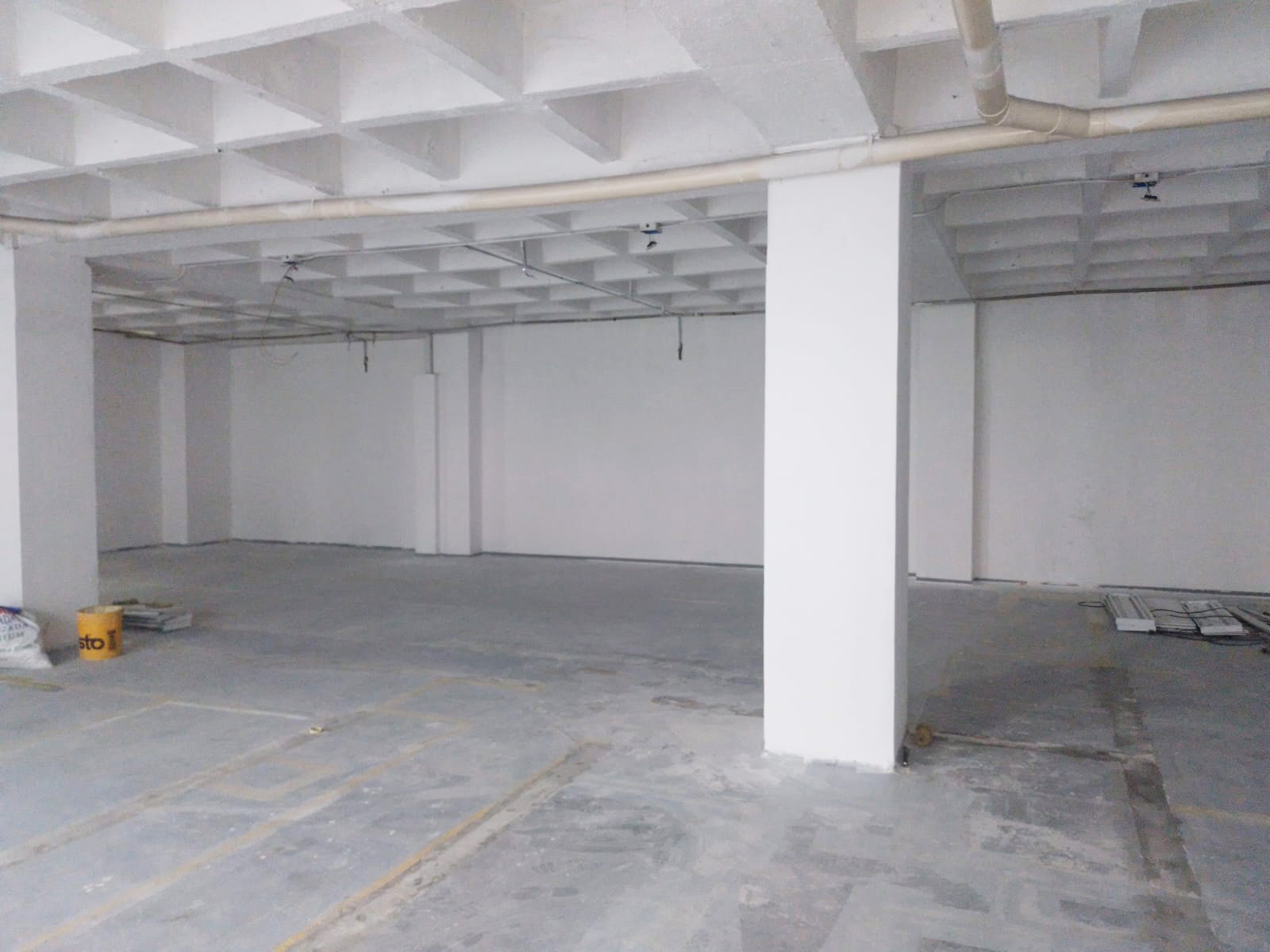 Bodega en arriendo en Cristo Rey, Medellín, 750 m² · foto 6 de 11