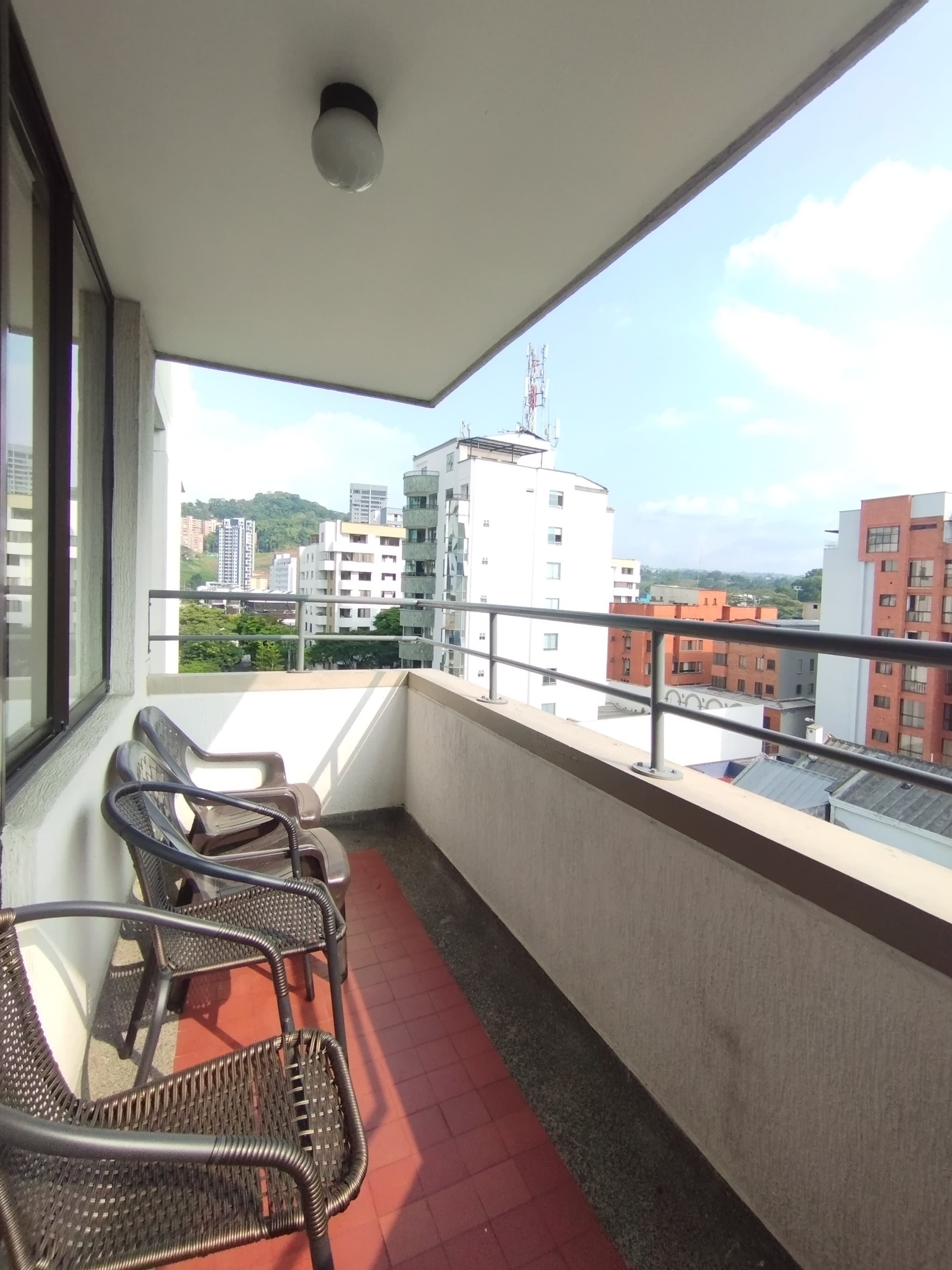 Apartamento de 4 alcobas en venta en Pinares, Pereira, 110 m² · foto 11 de 16