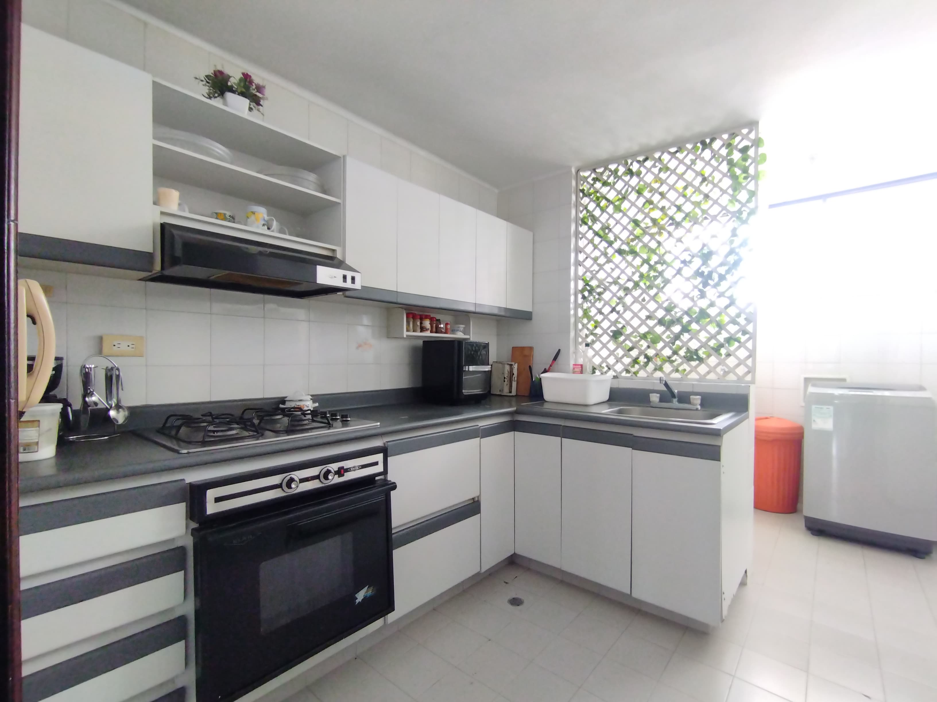 Apartamento de 4 alcobas en venta en Pinares, Pereira, 110 m² · foto 3 de 16