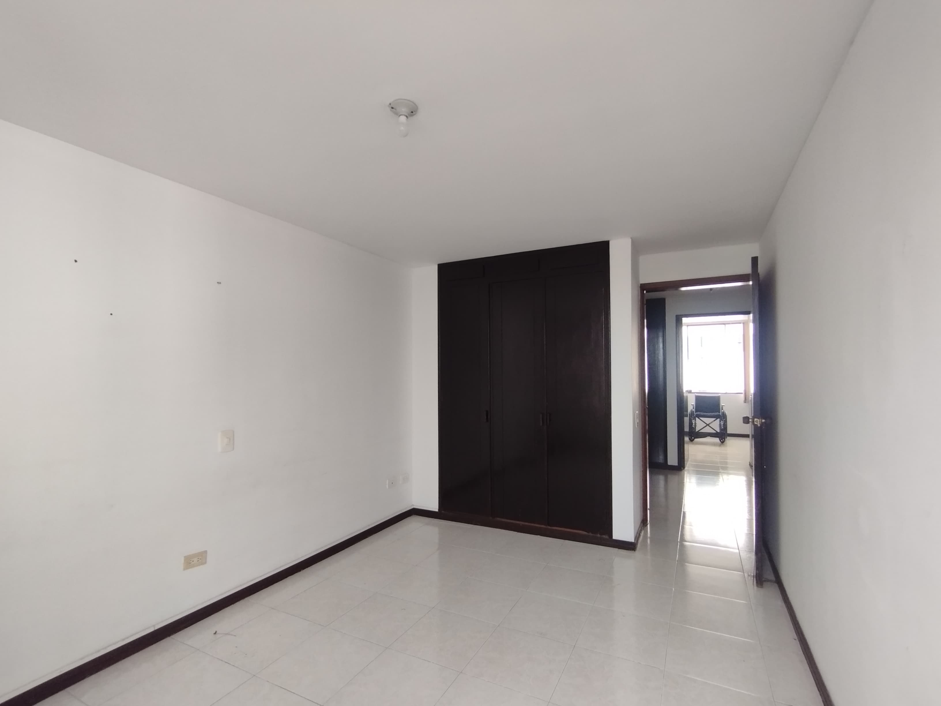 Apartamento de 4 alcobas en venta en Pinares, Pereira, 110 m² · foto 8 de 16