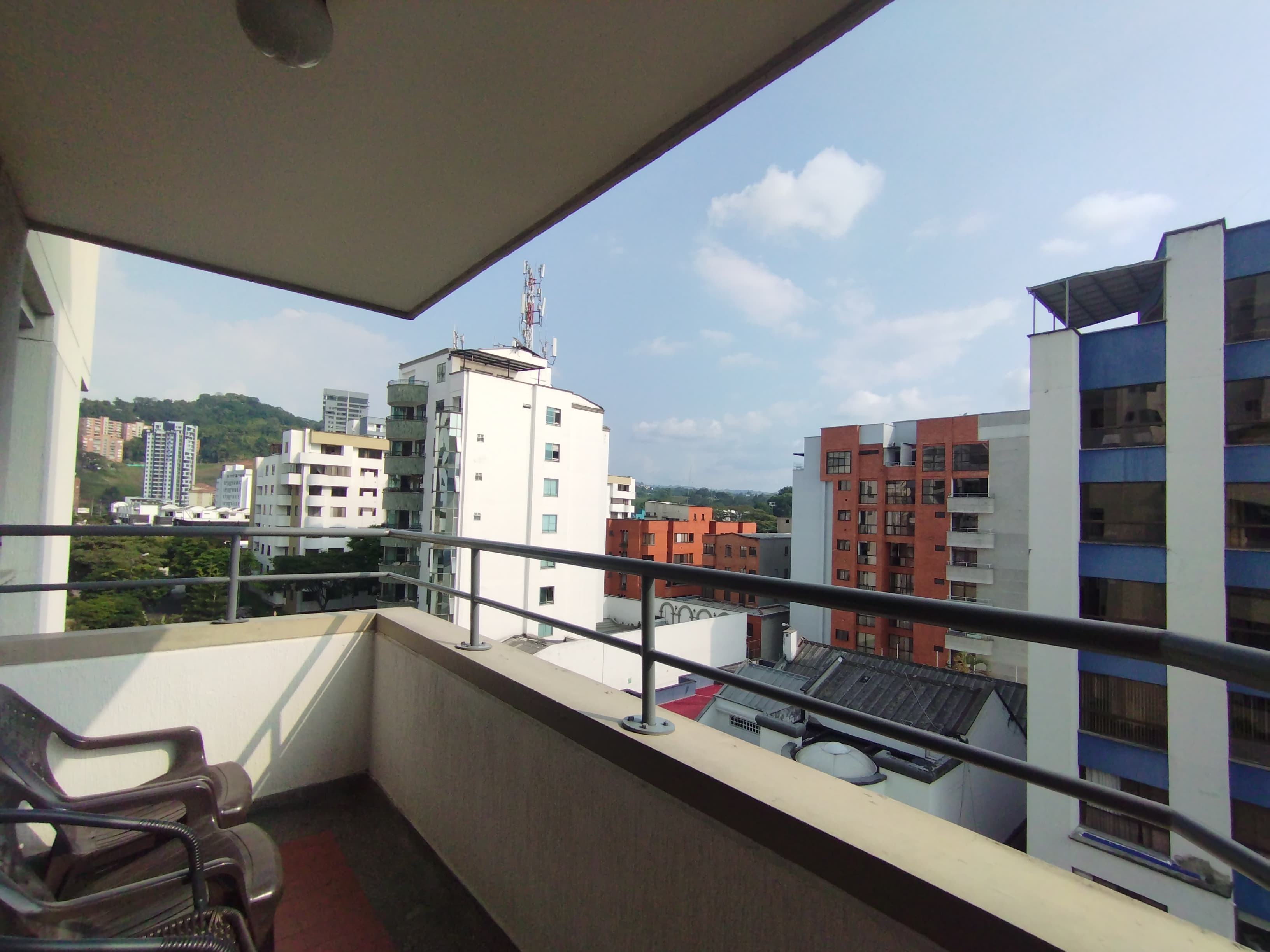 Apartamento de 4 alcobas en venta en Pinares, Pereira, 110 m² · foto 9 de 16