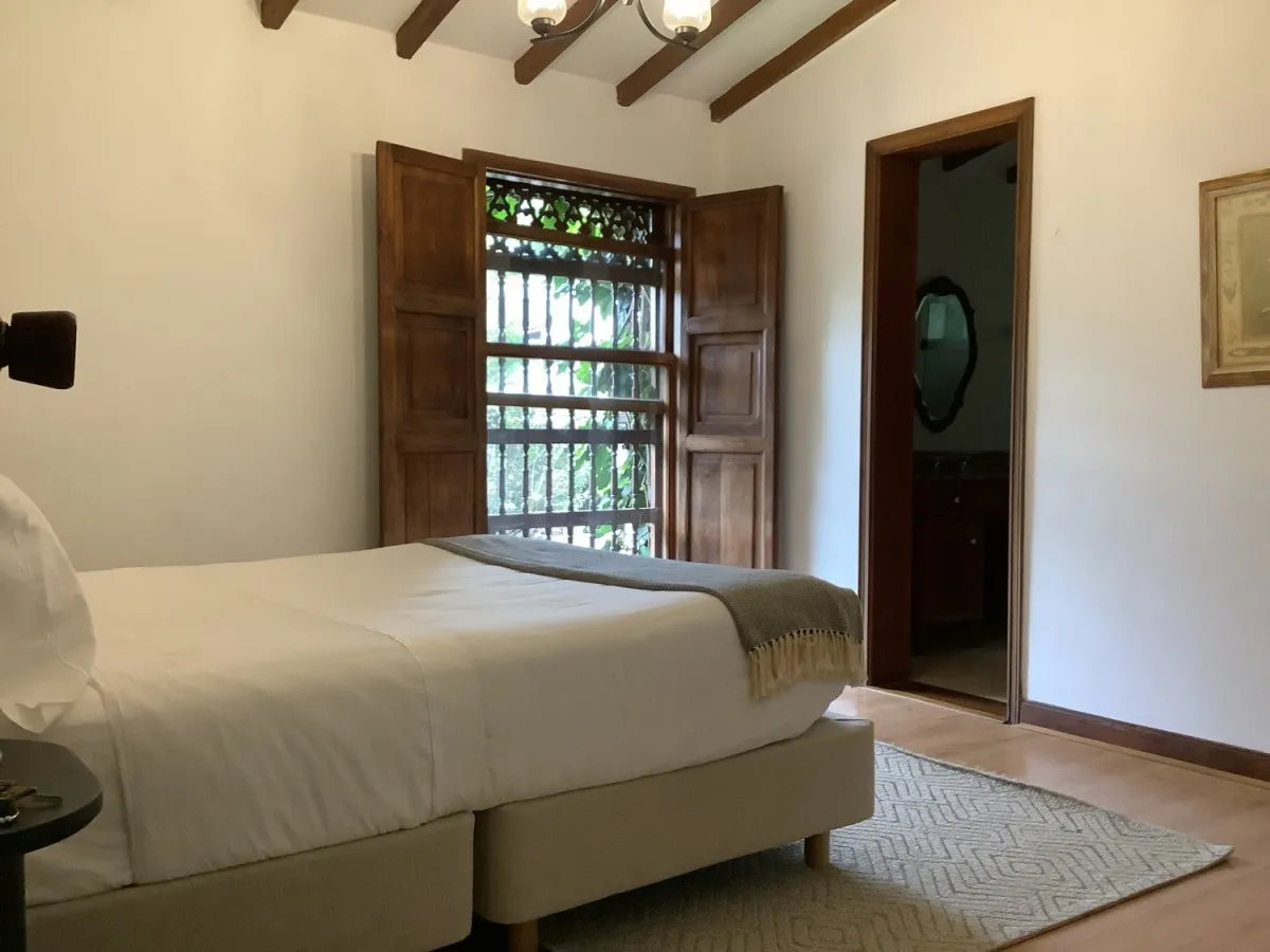 Casa de 4 alcobas en venta en El Poblado, Medellín, 590 m² · foto 16 de 24