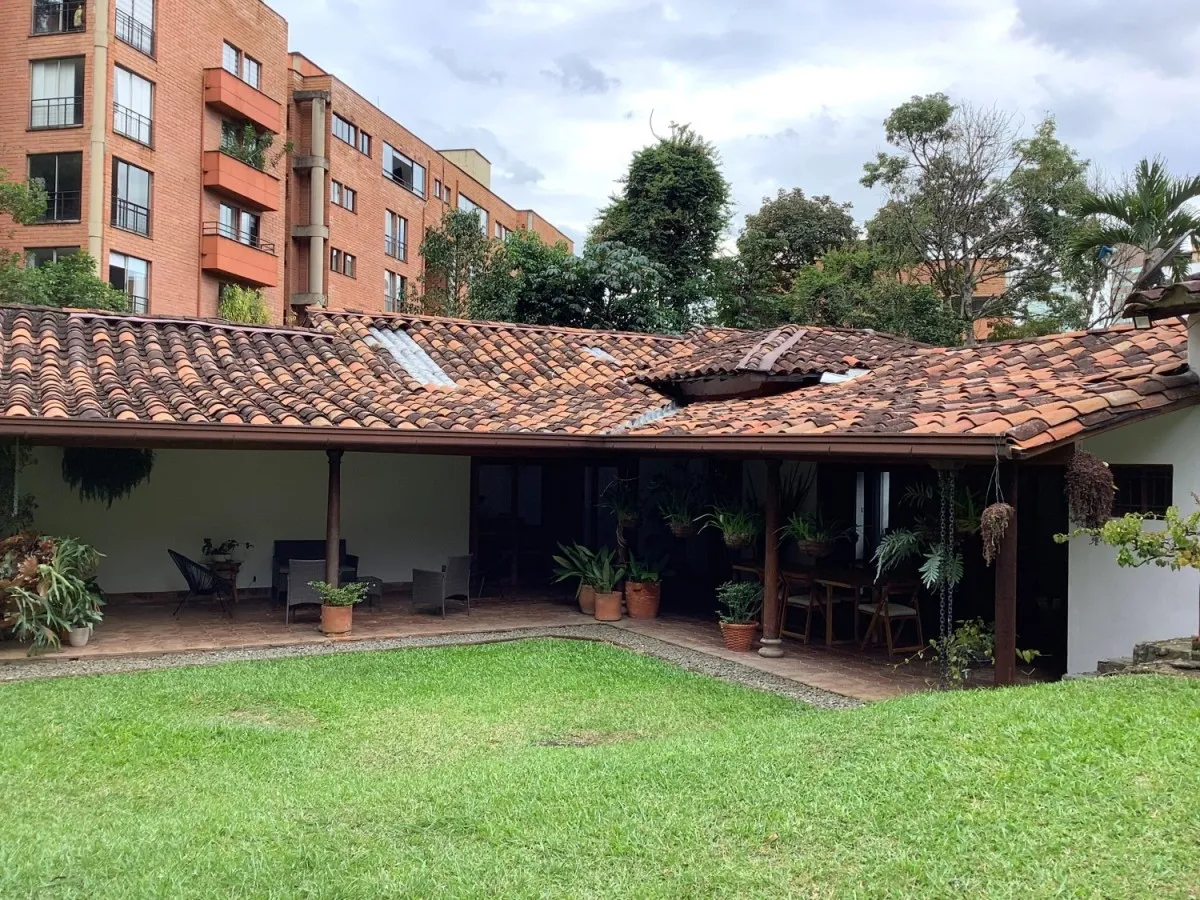 Casa de 4 alcobas en venta en El Poblado, Medellín, 590 m² · foto 24 de 24