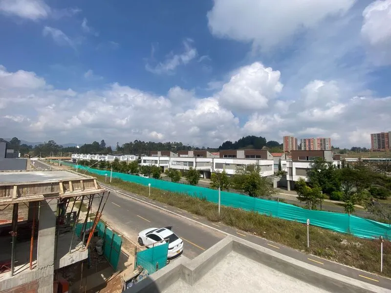 Casa de 4 alcobas en venta en El Porvenir, Rionegro, 200 m² · foto 16 de 16