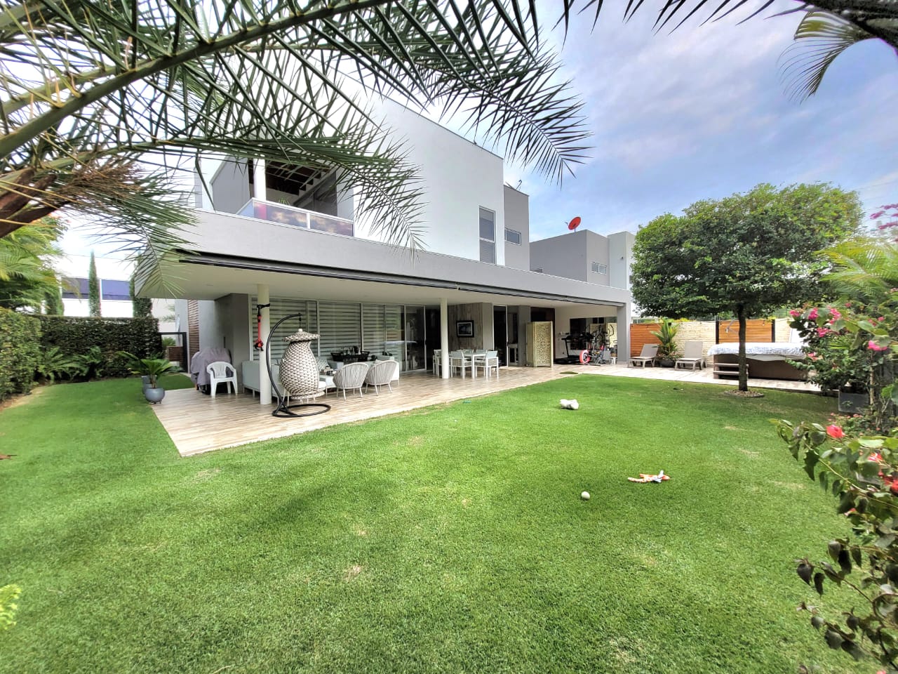 Casa de 5 alcobas en venta en Pance, Cali, 400 m² · foto 2 de 24