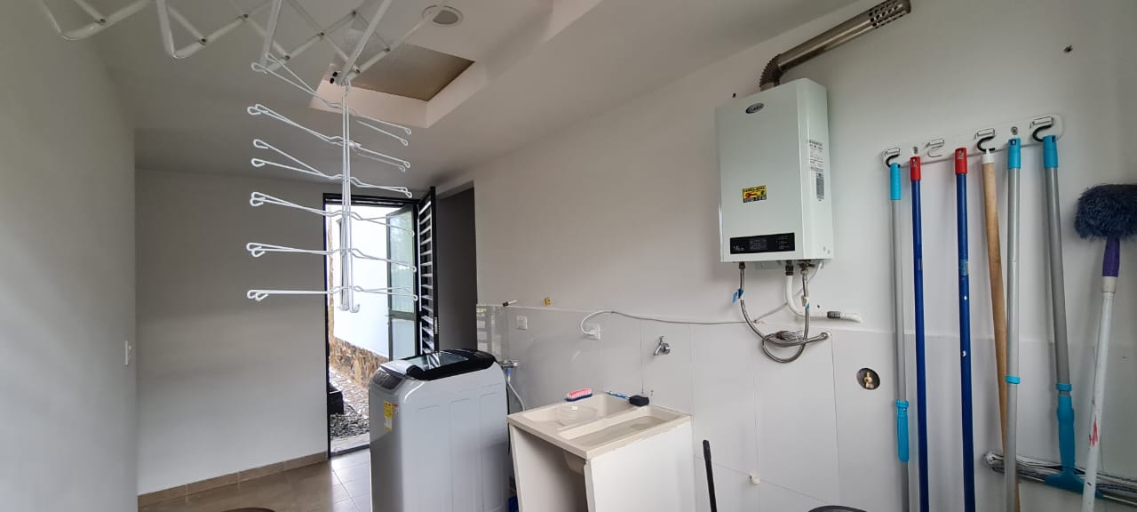 Casa de 4 alcobas en venta en Vía El Caimo, Armenia, 250 m² · foto 10 de 22
