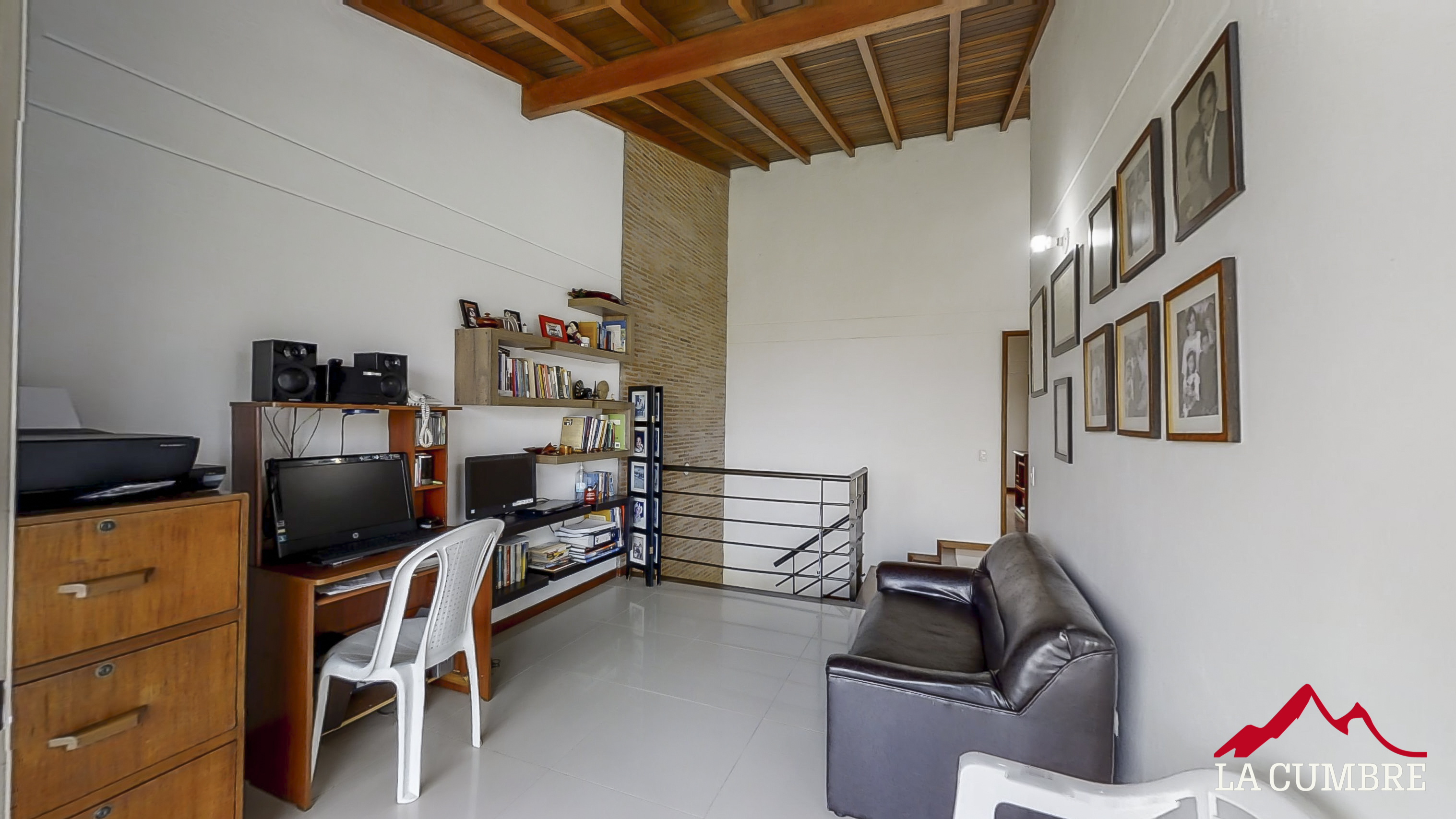 Casa de 4 alcobas en venta en Loma El Atravesado, Envigado, 248 m² · foto 12 de 16