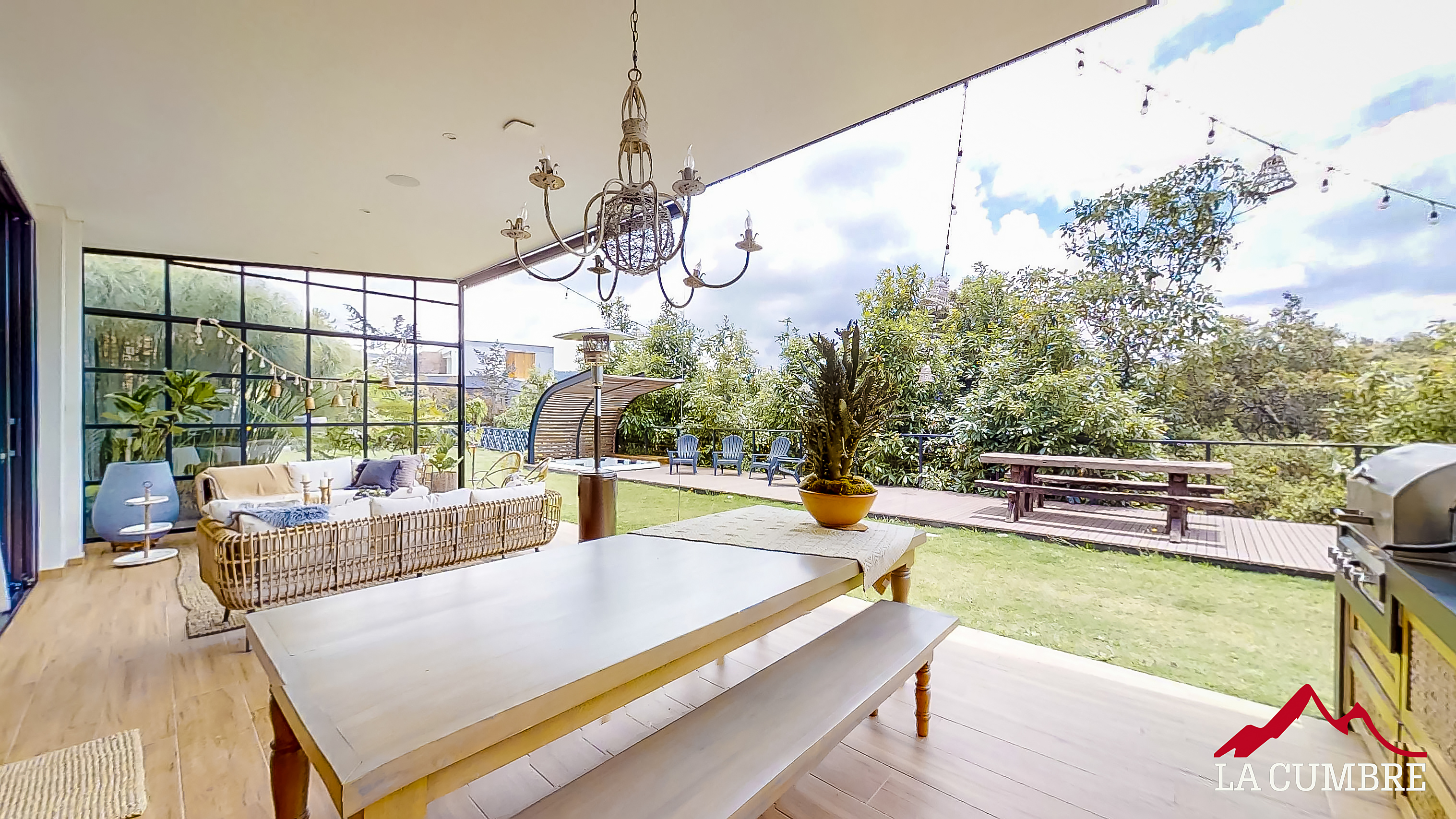 Casa de 5 alcobas en venta en Las Palmas, Envigado, 696 m² · foto 6 de 16