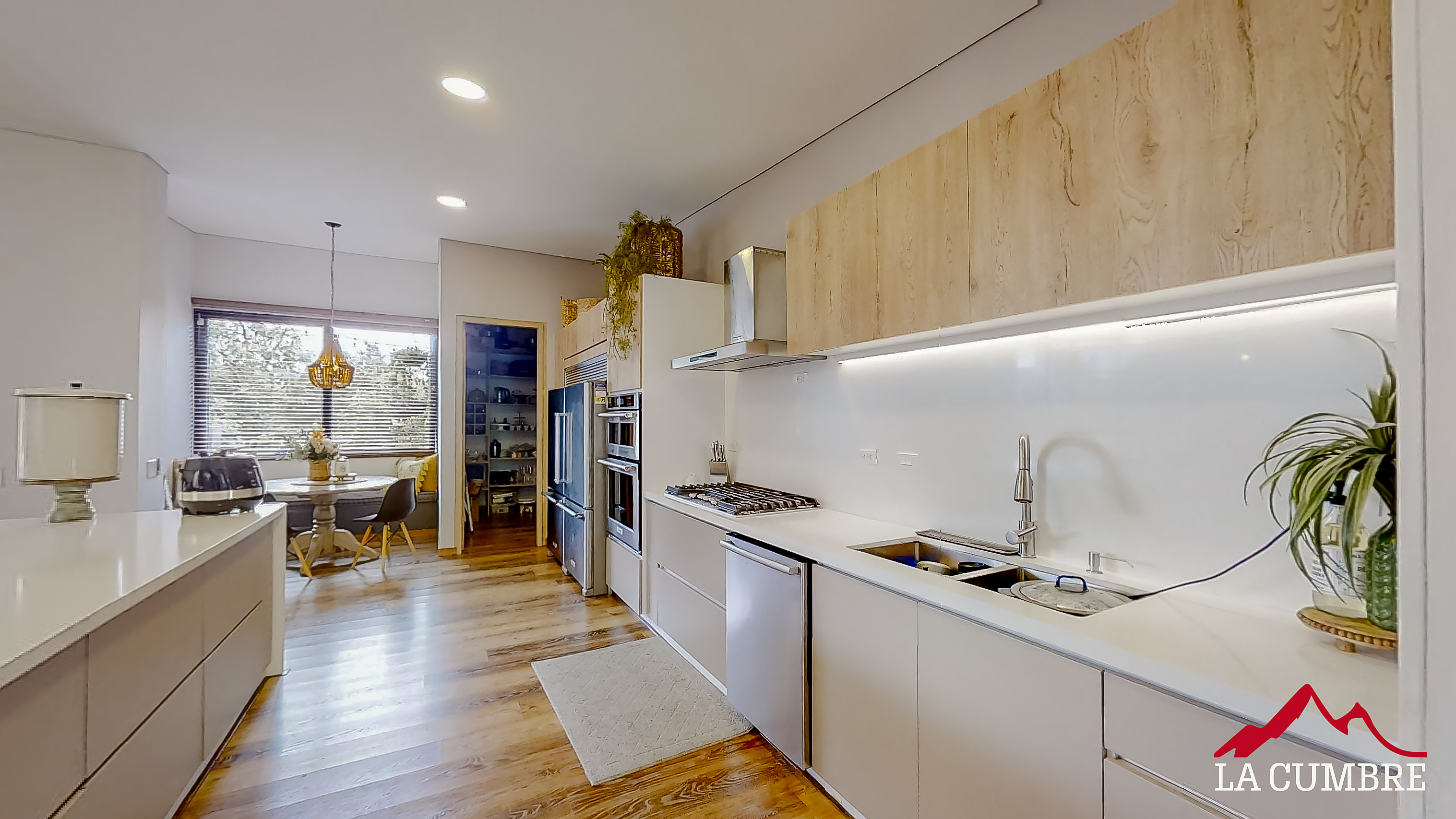 Casa de 5 alcobas en venta en Las Palmas, Envigado, 696 m² · foto 9 de 16