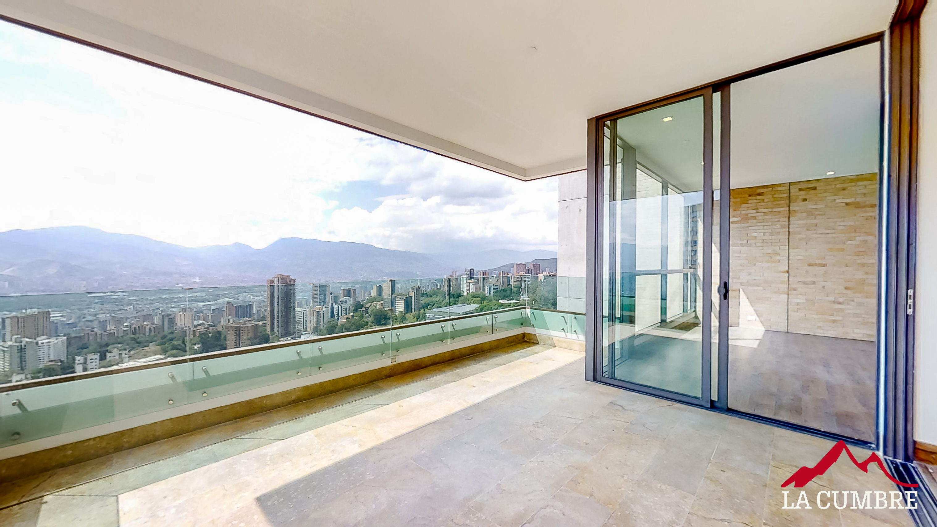 Apartamento en arriendo en Los Balsos, Medellín · foto 2 de 12