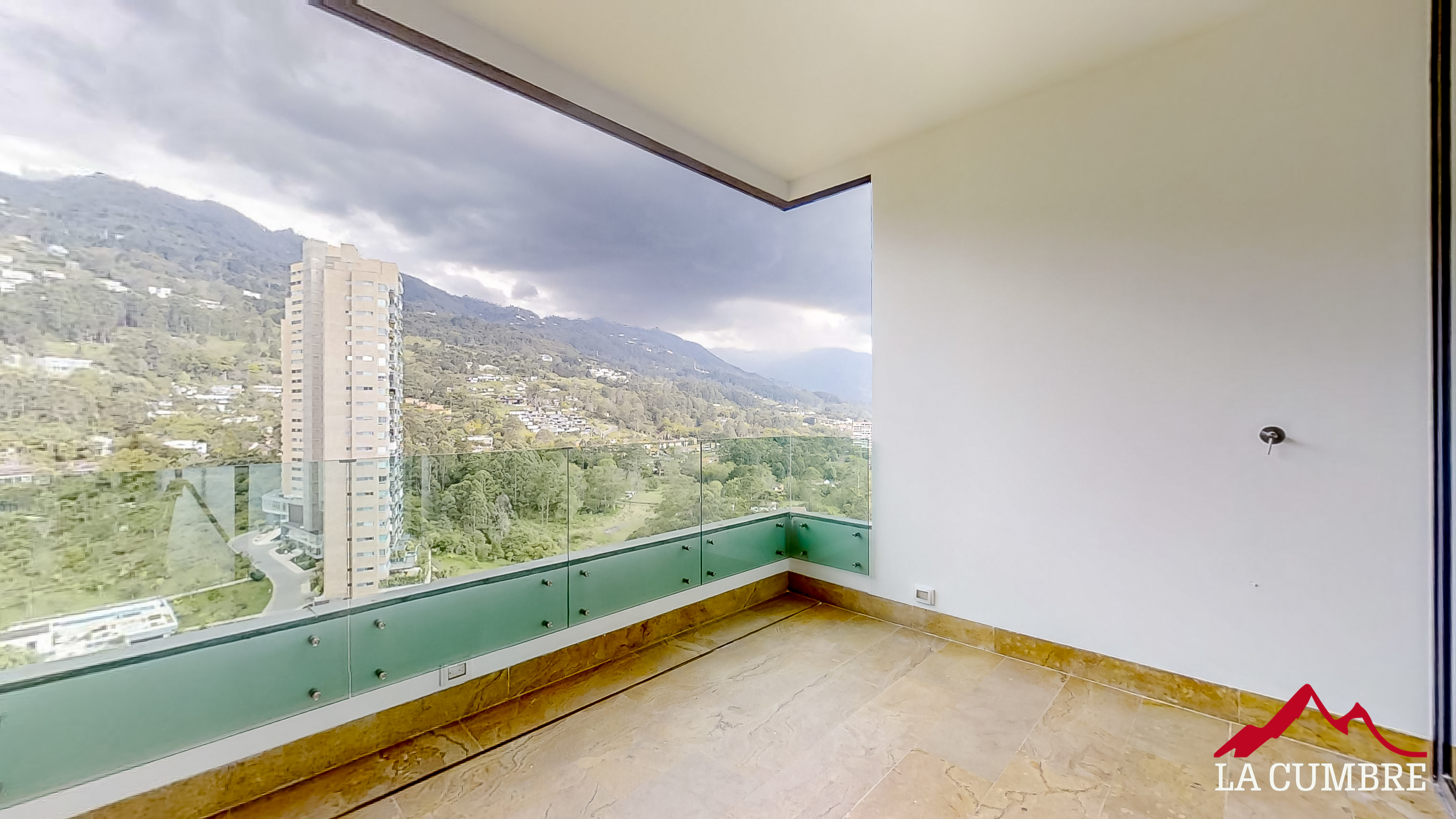 Apartamento en arriendo en Los Balsos, Medellín · foto 3 de 12