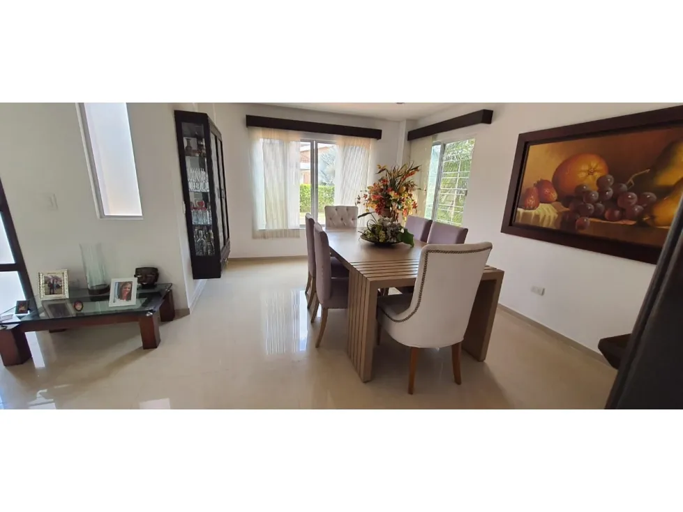 Casa de 5 alcobas en venta en La Españolita, Piedecuesta, 590 m² · foto 2 de 15
