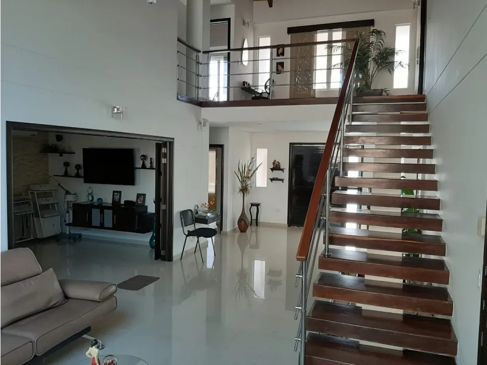 Casa de 5 alcobas en venta en La Españolita, Piedecuesta, 590 m² · foto 4 de 15