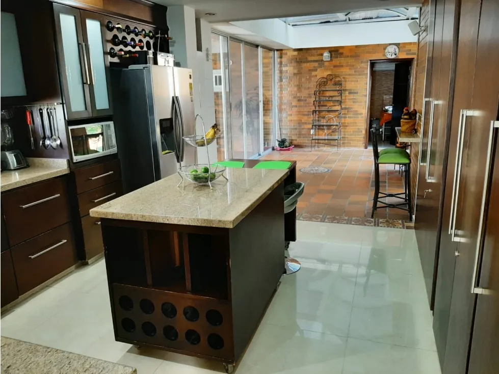 Casa de 5 alcobas en venta en La Españolita, Piedecuesta, 590 m² · foto 7 de 15