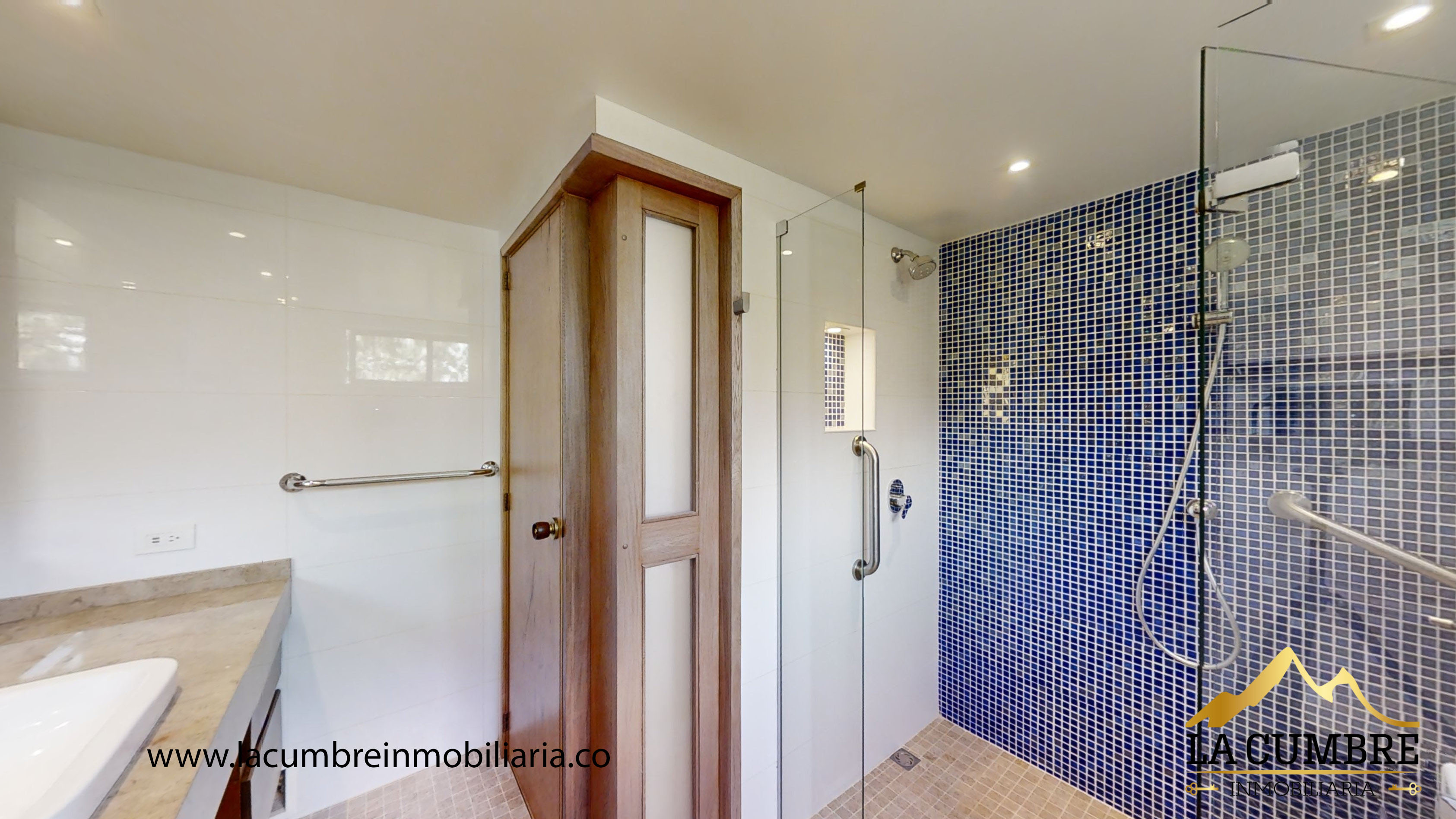Apartamento de 3 alcobas en venta en El Poblado, Medellín, 230 m² · foto 12 de 13