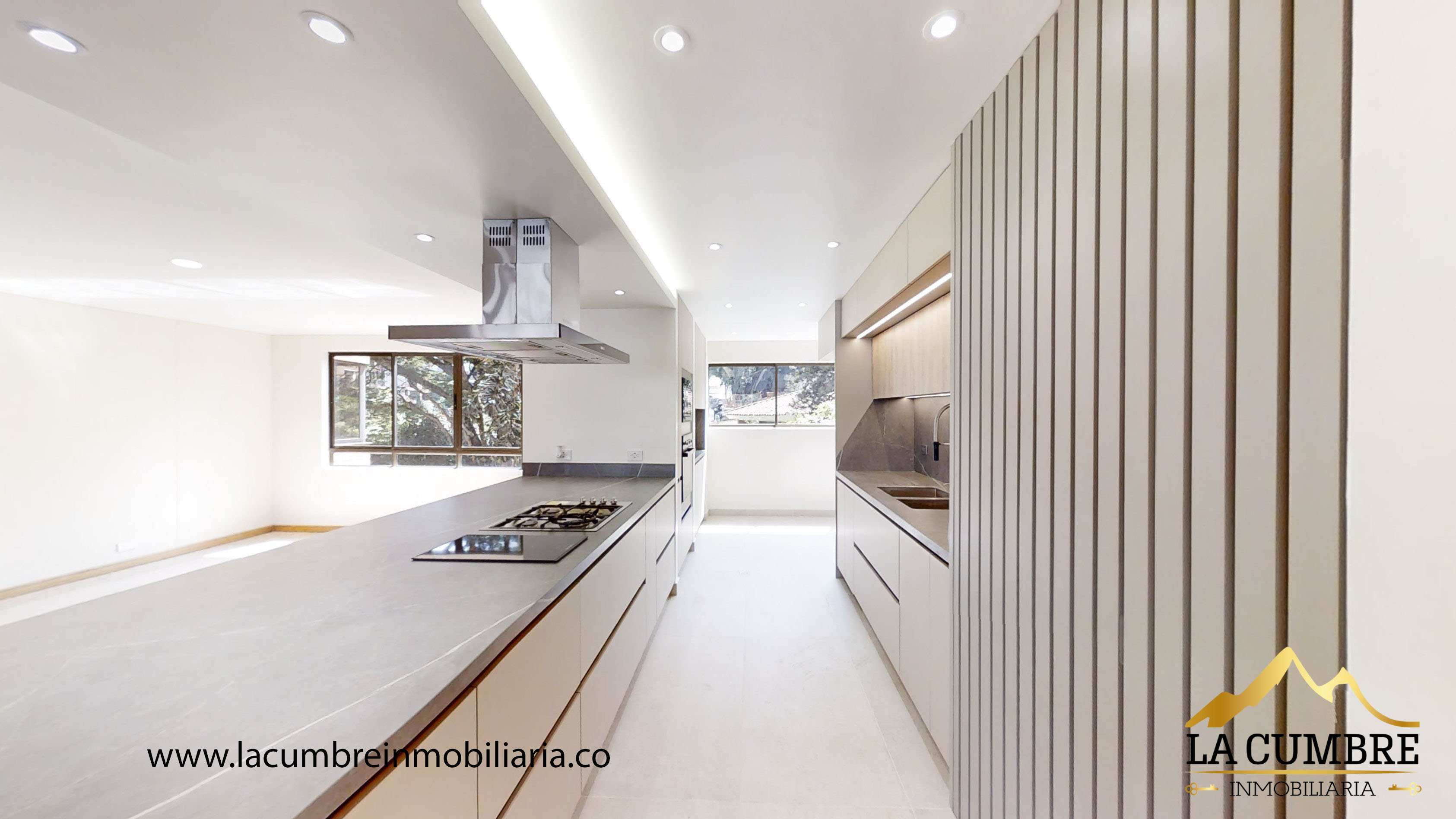 Apartamento de 3 alcobas en venta en El Poblado, Medellín, 230 m² · foto 4 de 13