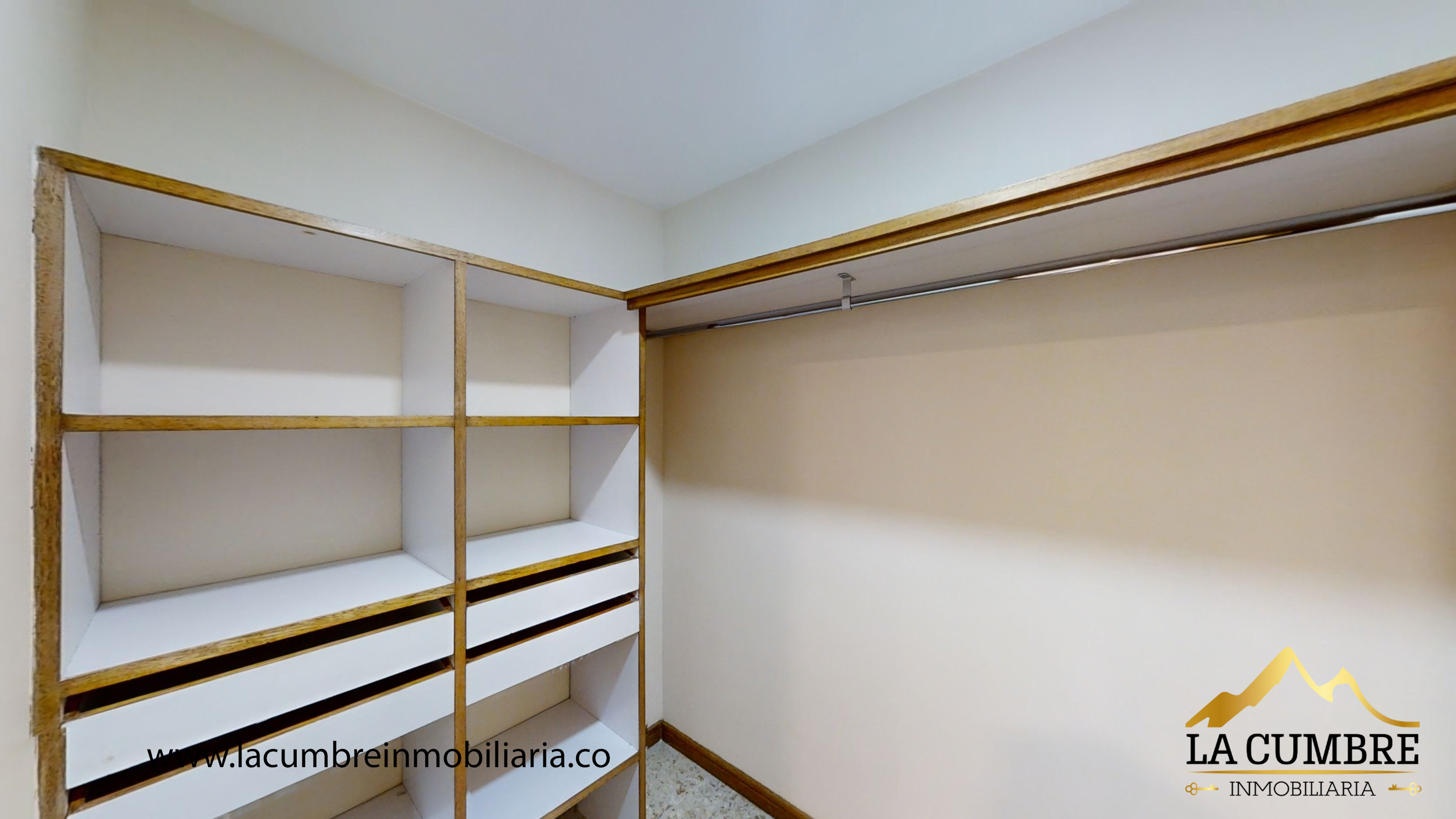 Apartamento de 3 alcobas en venta en El Poblado, Medellín, 230 m² · foto 7 de 13