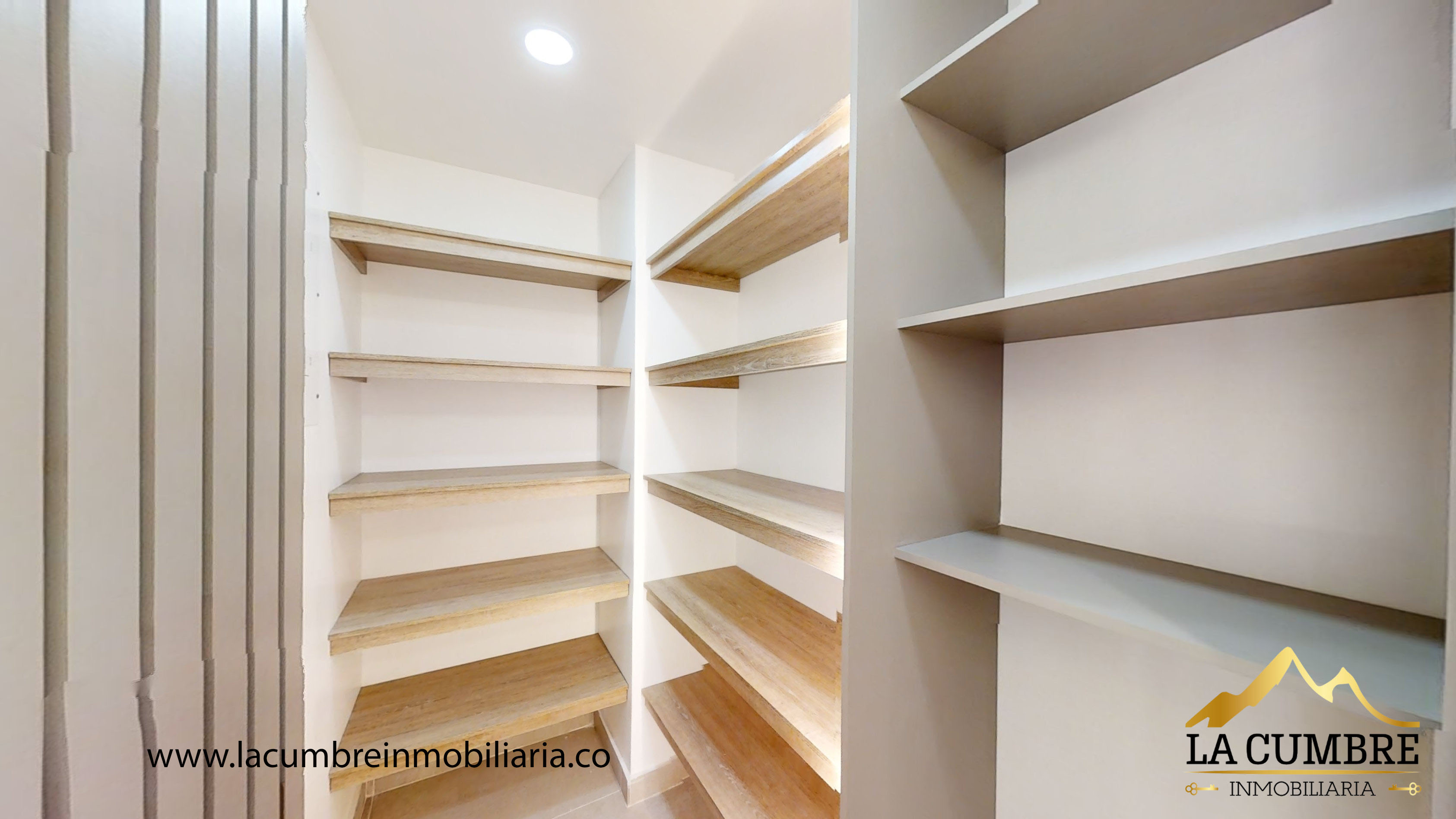Apartamento de 3 alcobas en venta en El Poblado, Medellín, 230 m² · foto 8 de 13
