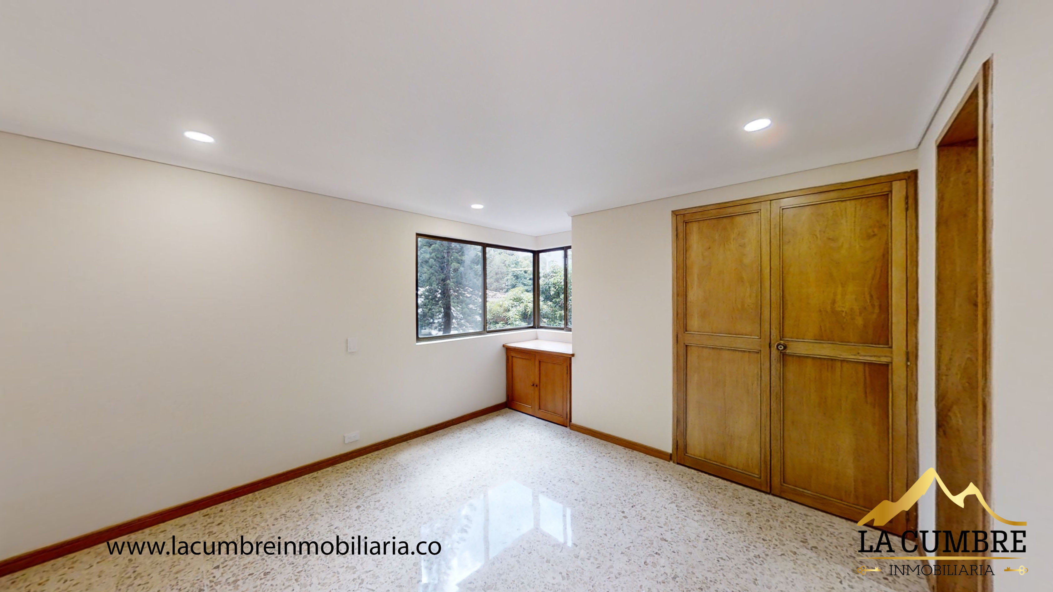 Apartamento de 3 alcobas en venta en El Poblado, Medellín, 230 m² · foto 9 de 13
